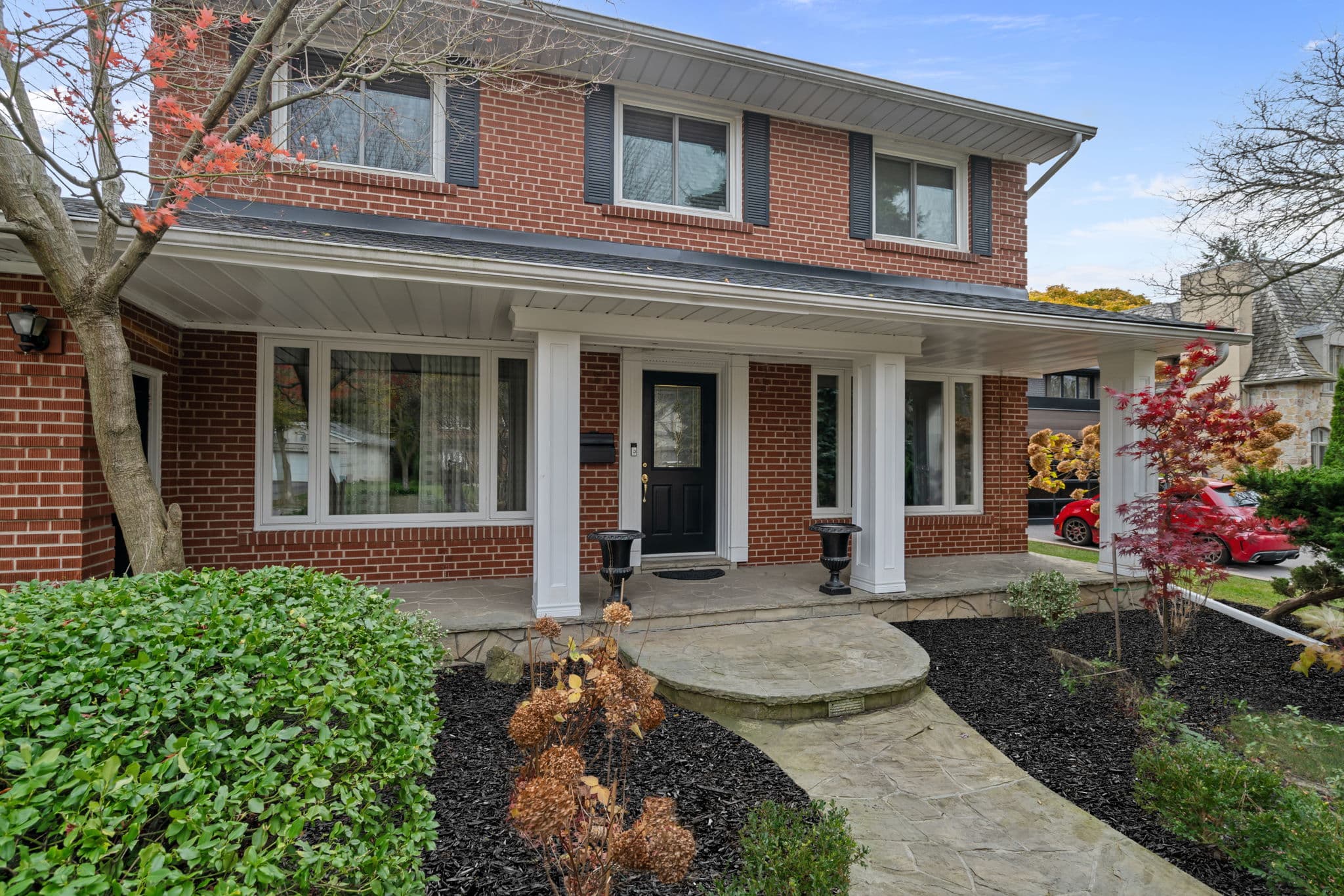68 Montressor Dr Toronto, ON M2P 1Z4