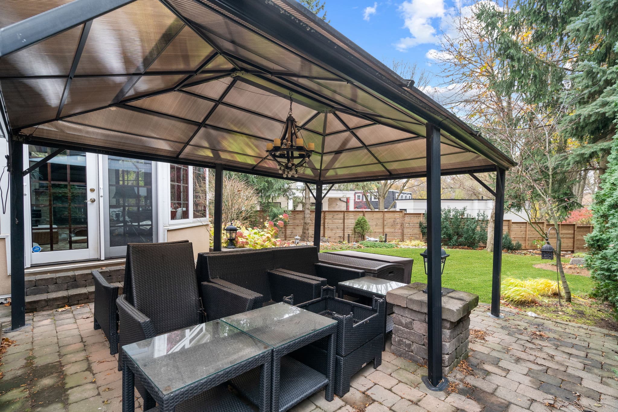 68 Montressor Dr Toronto, ON M2P 1Z4