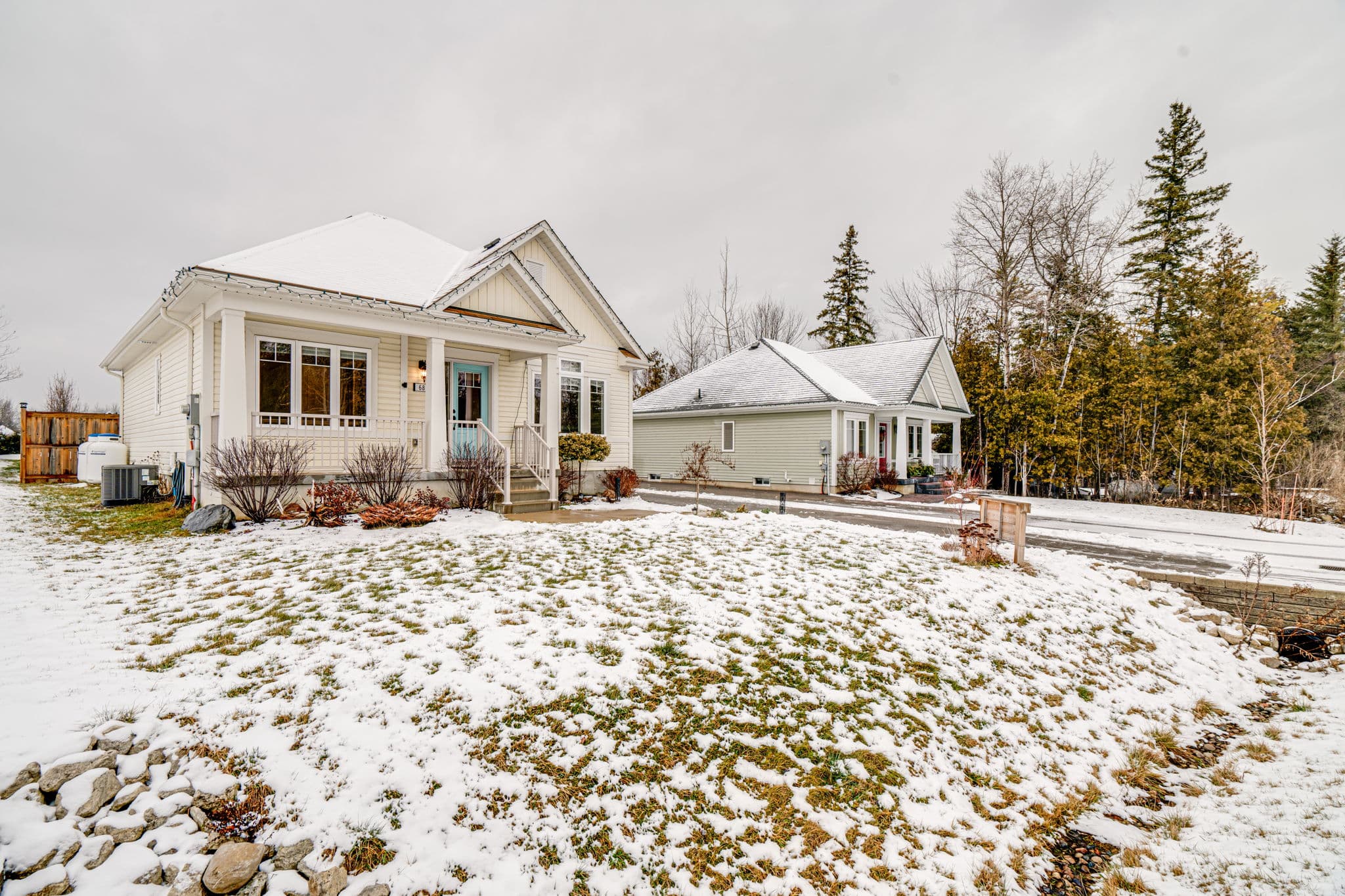 68 Robert St S Wasaga Beach, ON L9Z 2Y2
