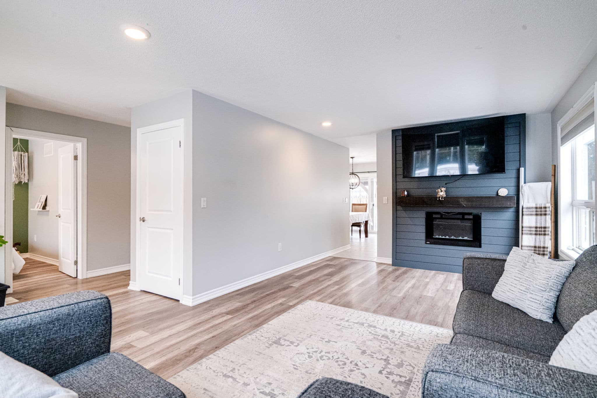 68 Robert St S Wasaga Beach, ON L9Z 2Y2