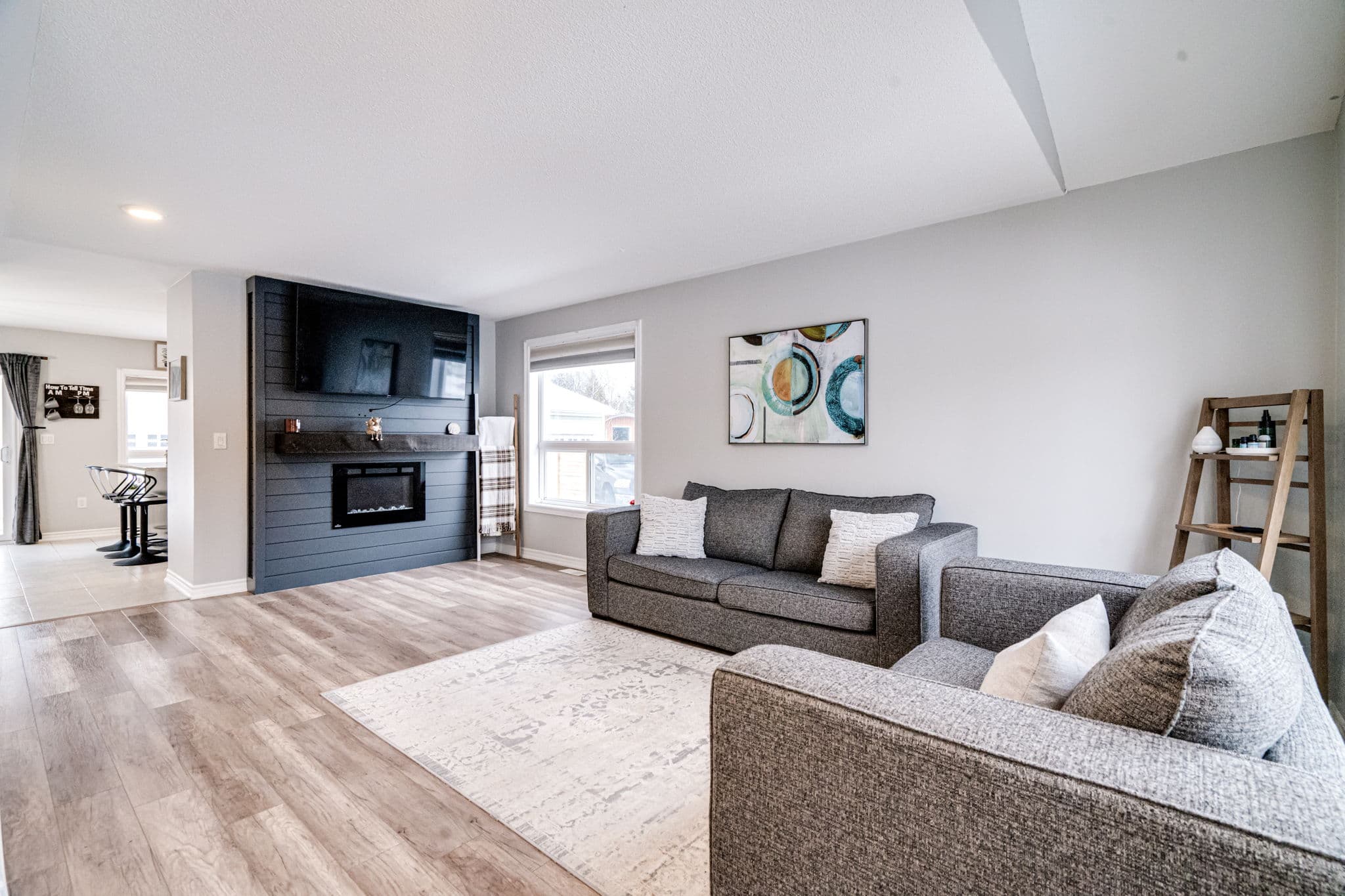 68 Robert St S Wasaga Beach, ON L9Z 2Y2