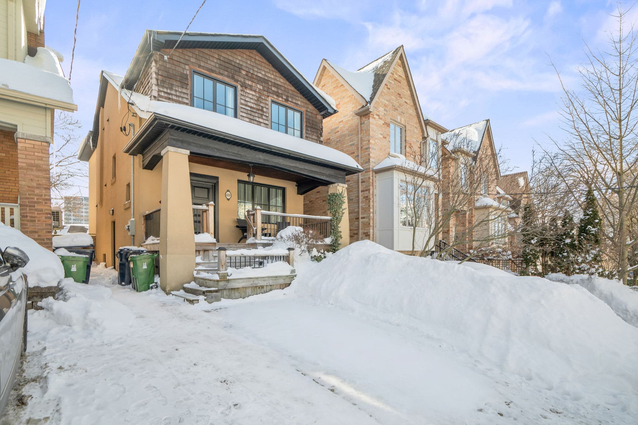 69 Manor Rd E Toronto, ON M4S 1R1
