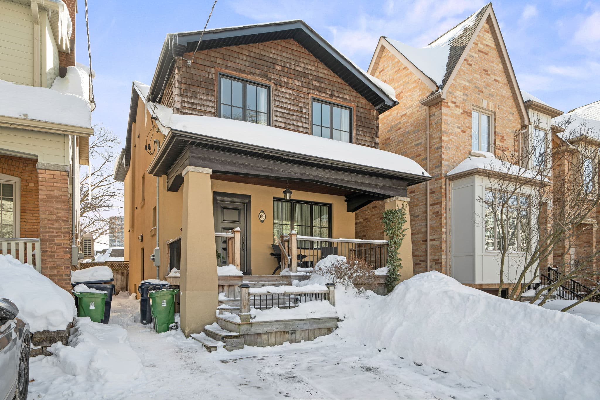 69 Manor Rd E Toronto, ON M4S 1R1