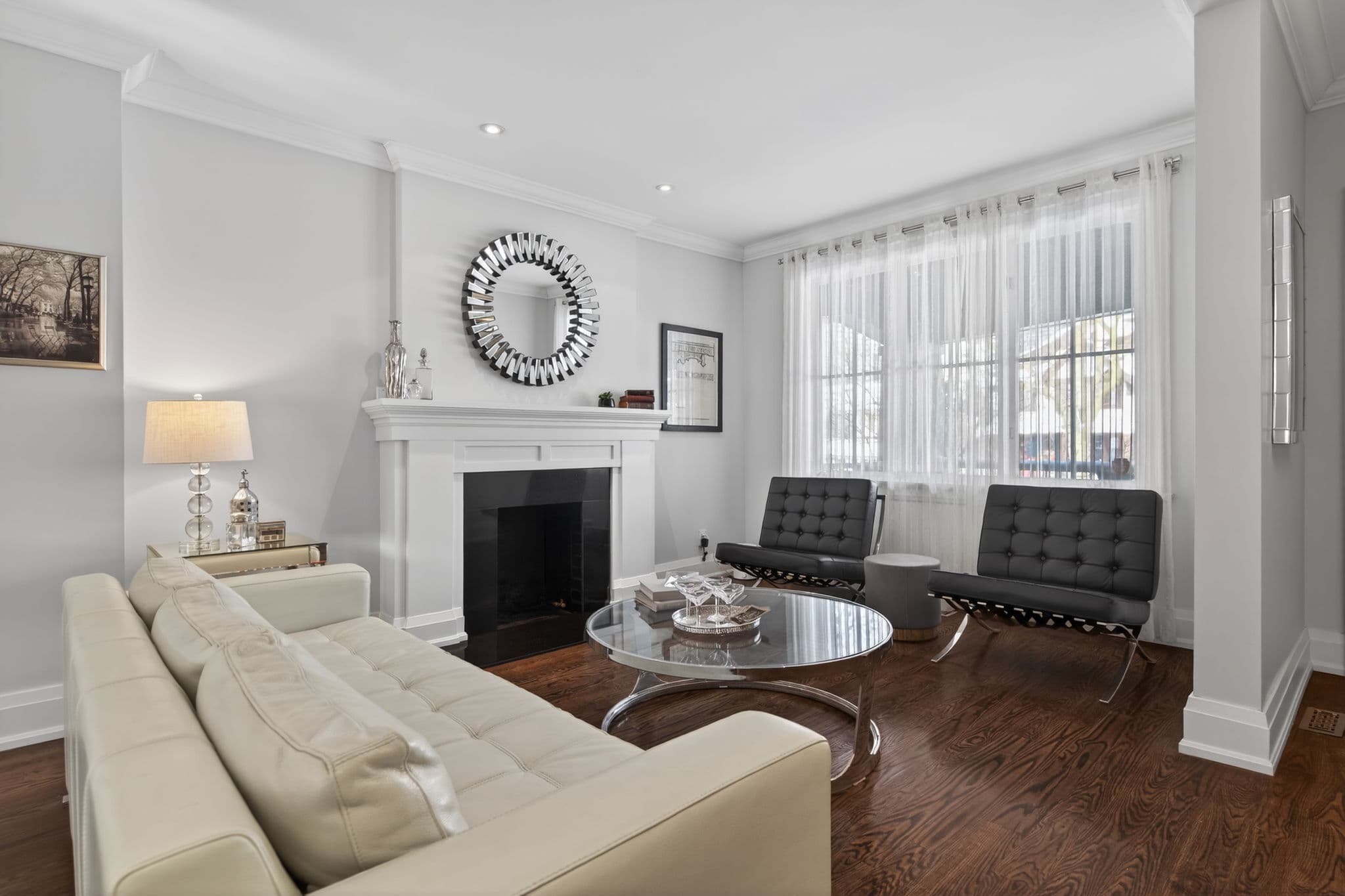 69 Manor Rd E Toronto, ON M4S 1R1