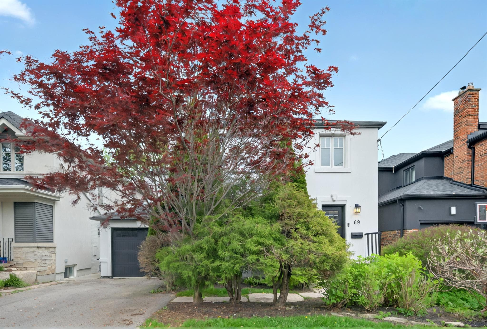 69 Westgate Blvd Toronto, ON M3H 1P1