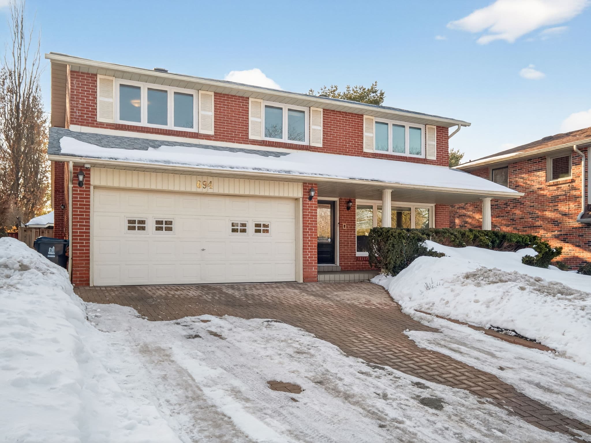 694 Conacher Dr Toronto, ON M2M 3N6