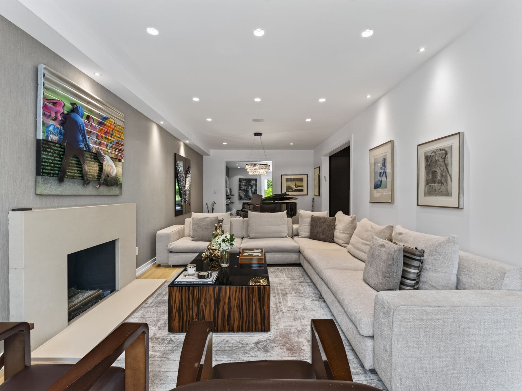 7 Glen Rush Blvd Toronto, ON M5N 2T2