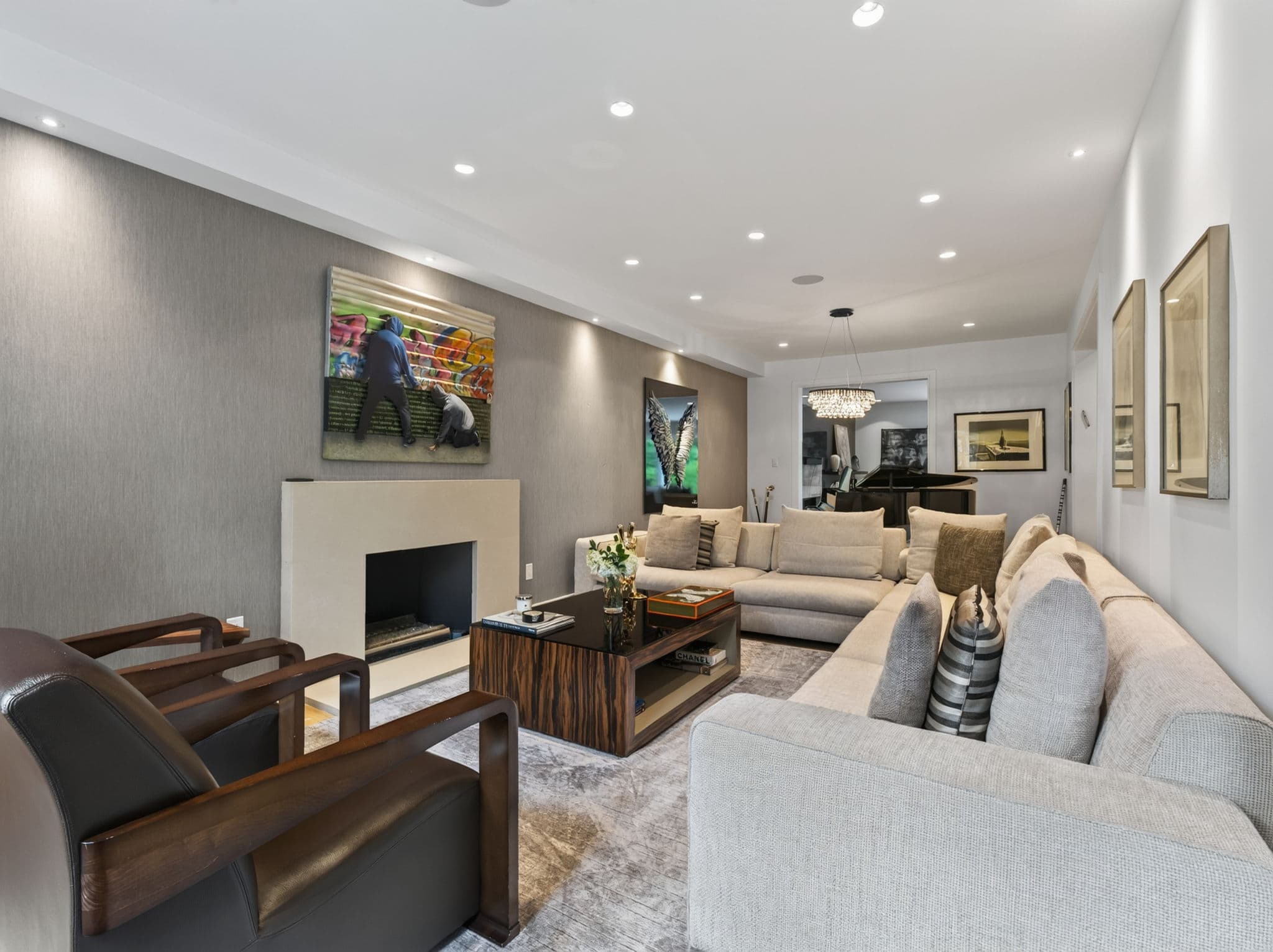 7 Glen Rush Blvd Toronto, ON M5N 2T2