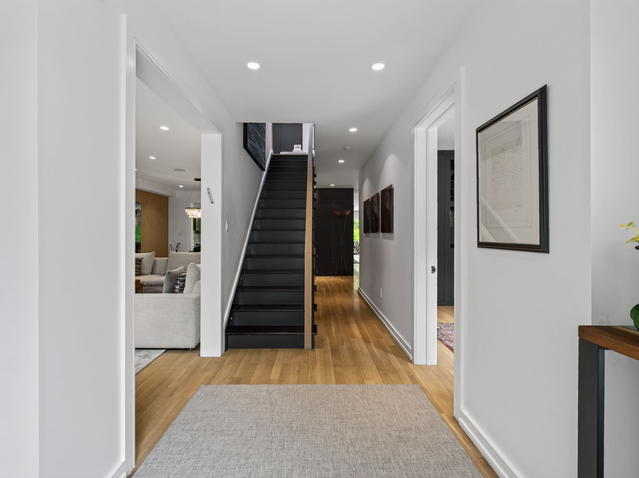 7 Glen Rush Blvd Toronto, ON M5N 2T2