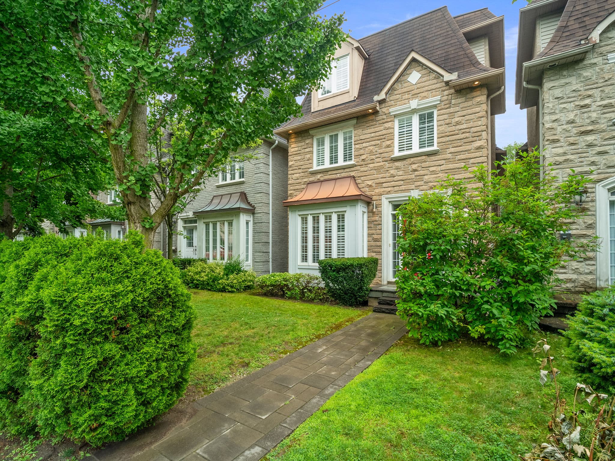 7 Granlea Rd North York, ON M2N 2Z4