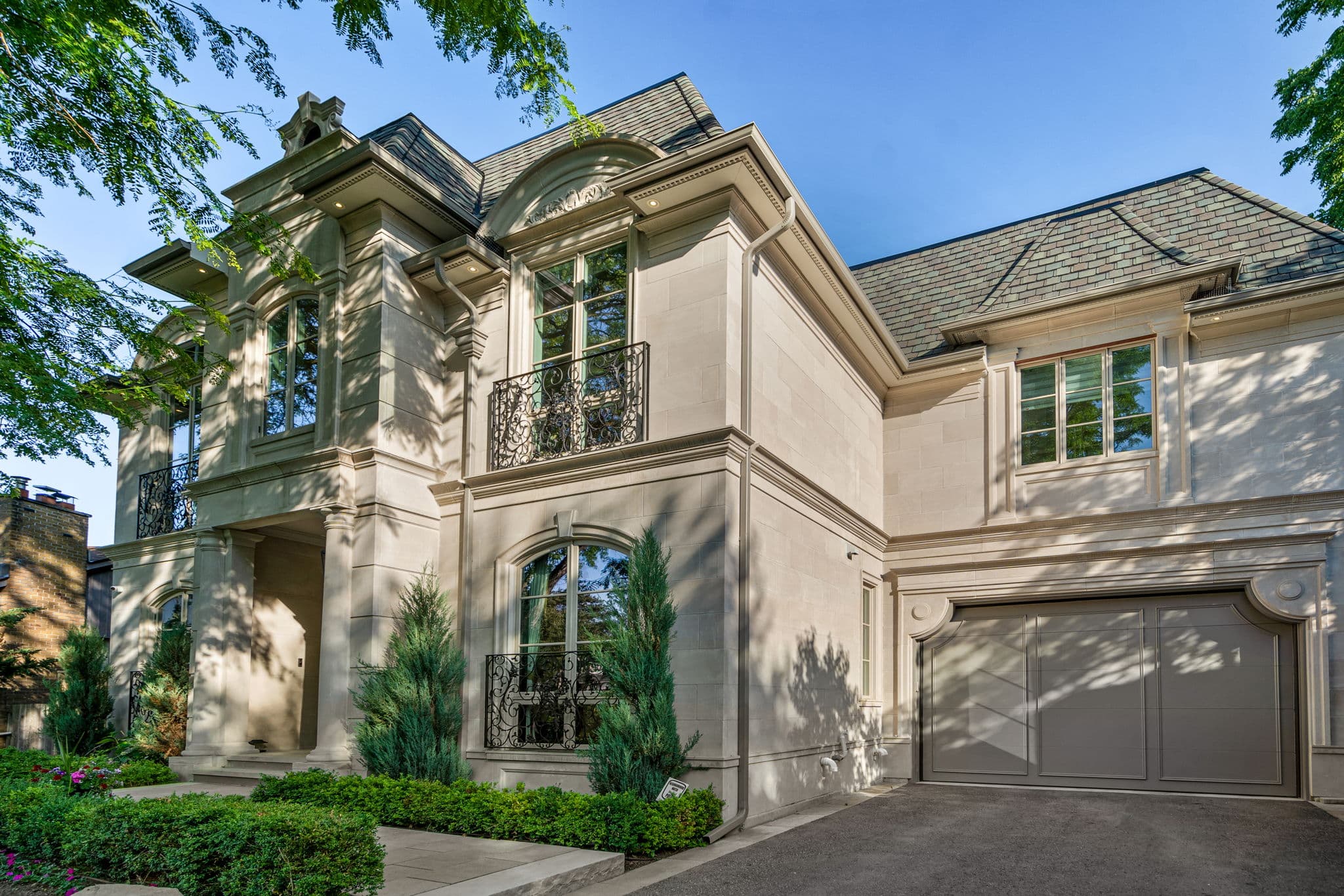 7 Kirkdale Crescent Toronto, ON M3B 2J7