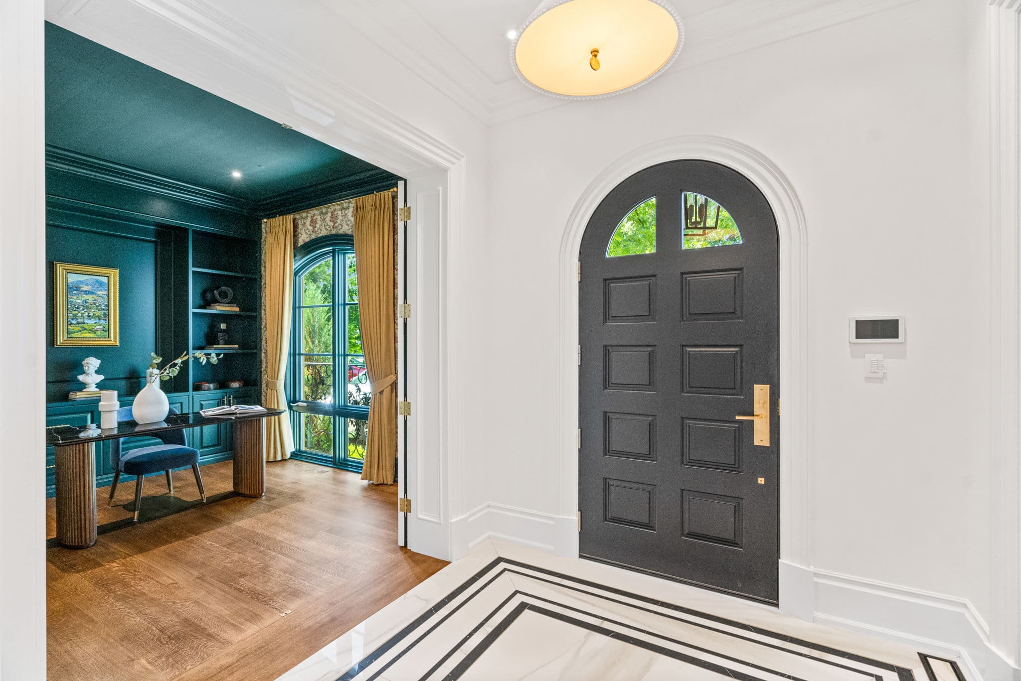 7 Kirkdale Crescent Toronto, ON M3B 2J7