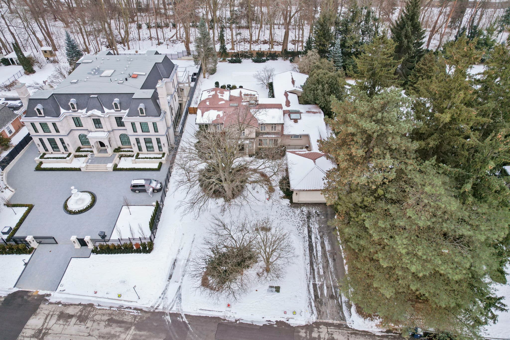7 Valleyanna Dr Toronto, ON M4N 1J7