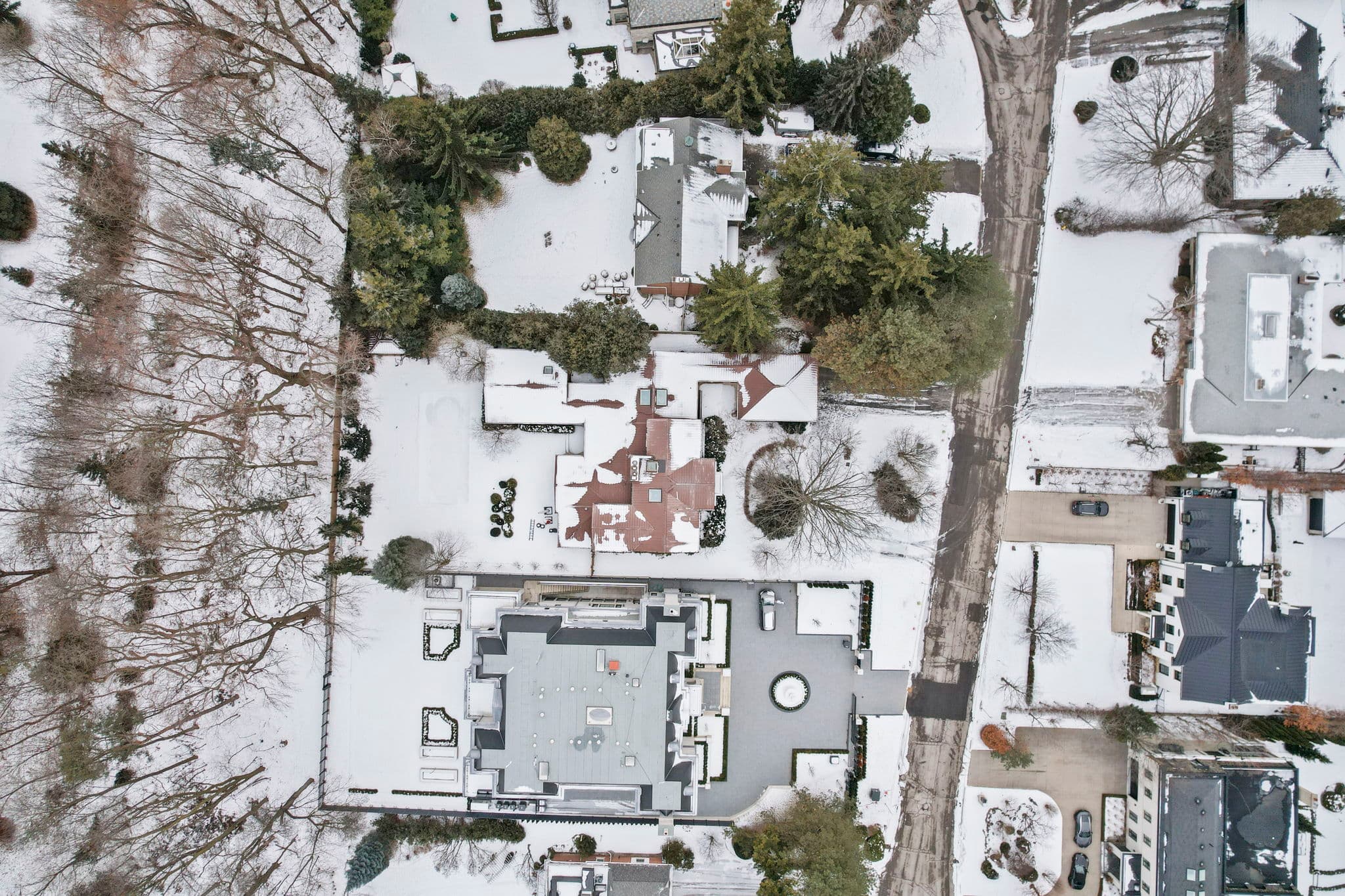 7 Valleyanna Dr Toronto, ON M4N 1J7