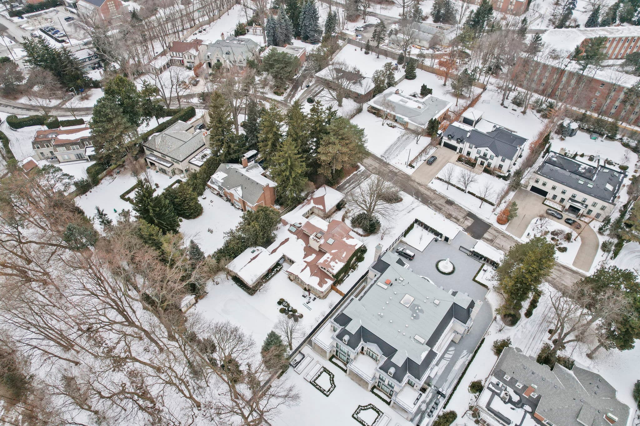 7 Valleyanna Dr Toronto, ON M4N 1J7