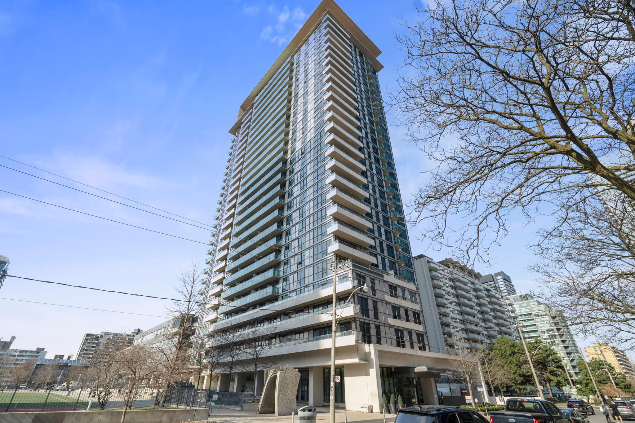 70 Roehampton Ave Unit 1414 Toronto, ON M4P 1R2