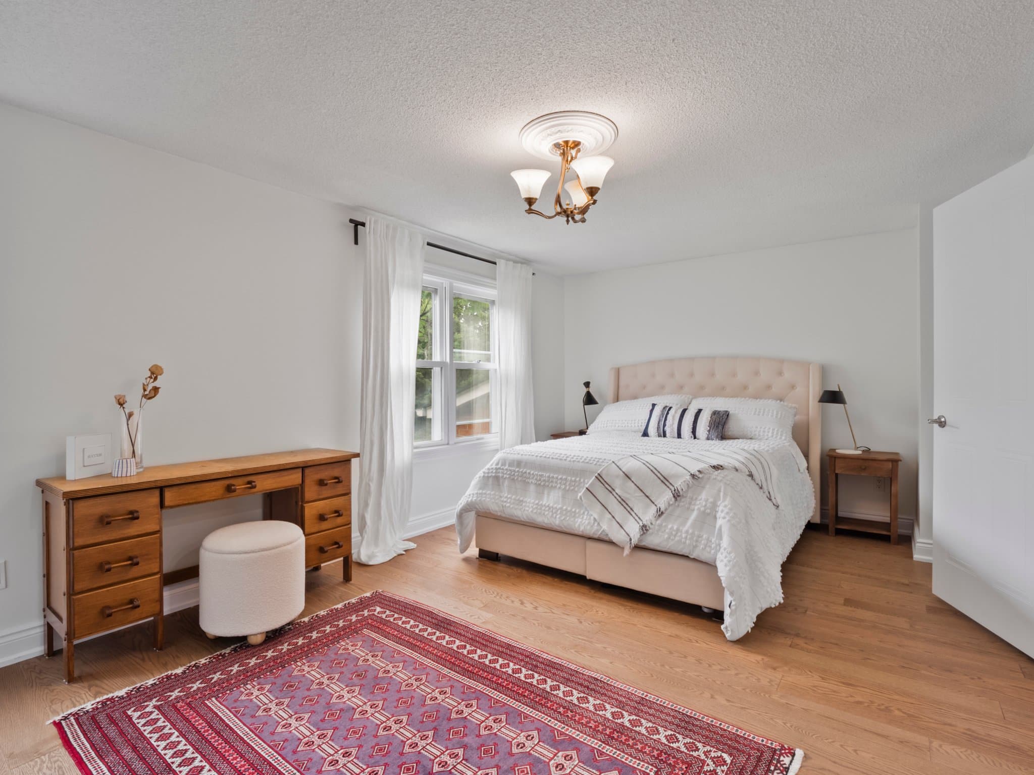71 Peevers Crescent Newmarket, ON L3Y 7T2
