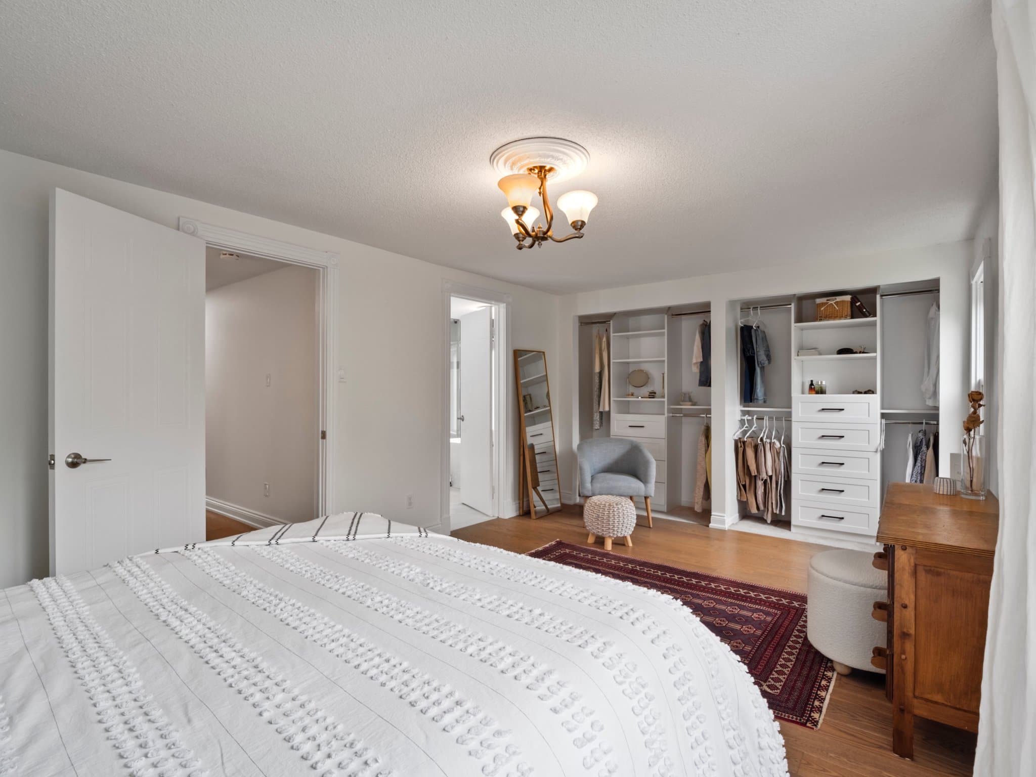 71 Peevers Crescent Newmarket, ON L3Y 7T2
