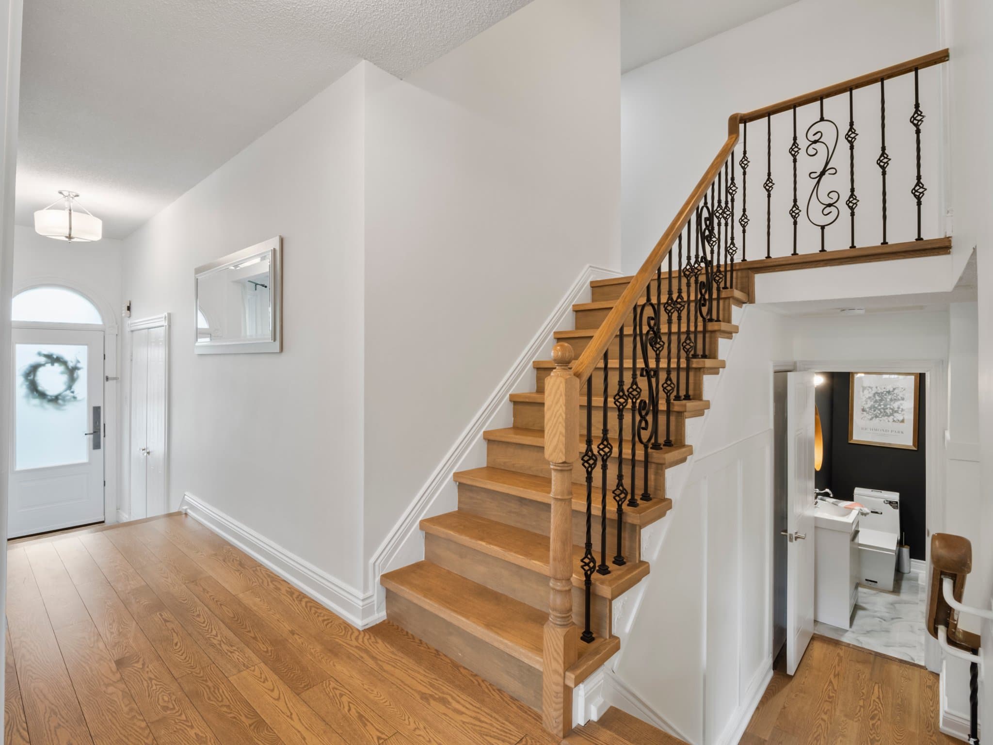 71 Peevers Crescent Newmarket, ON L3Y 7T2