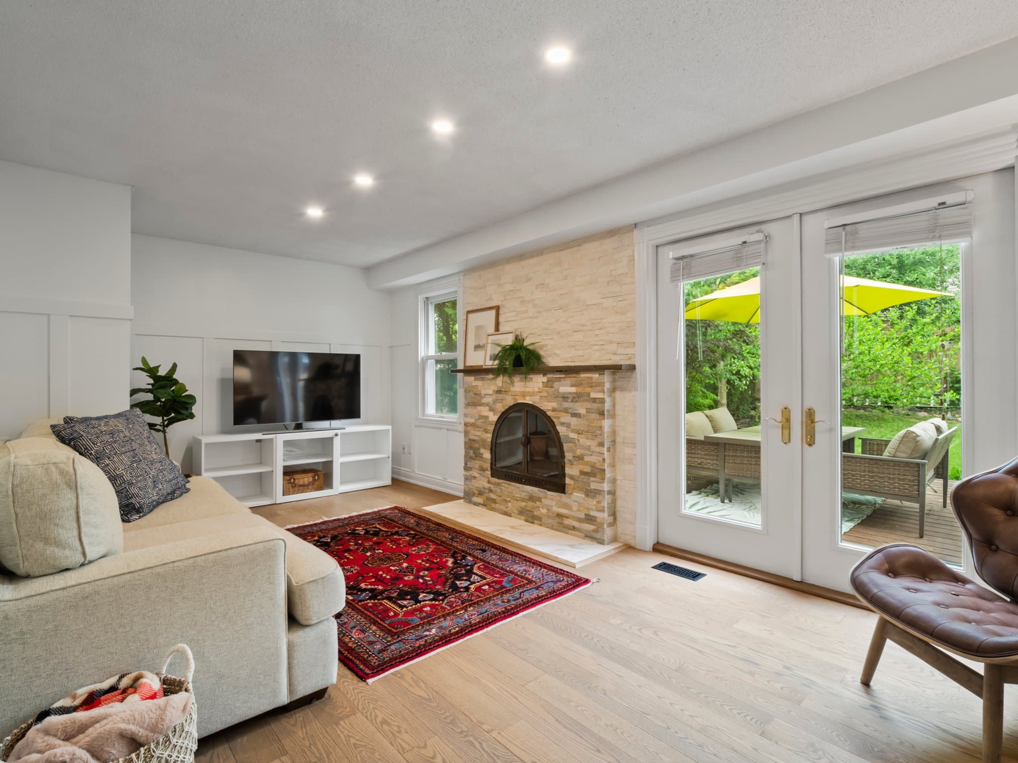 71 Peevers Crescent Newmarket, ON L3Y 7T2