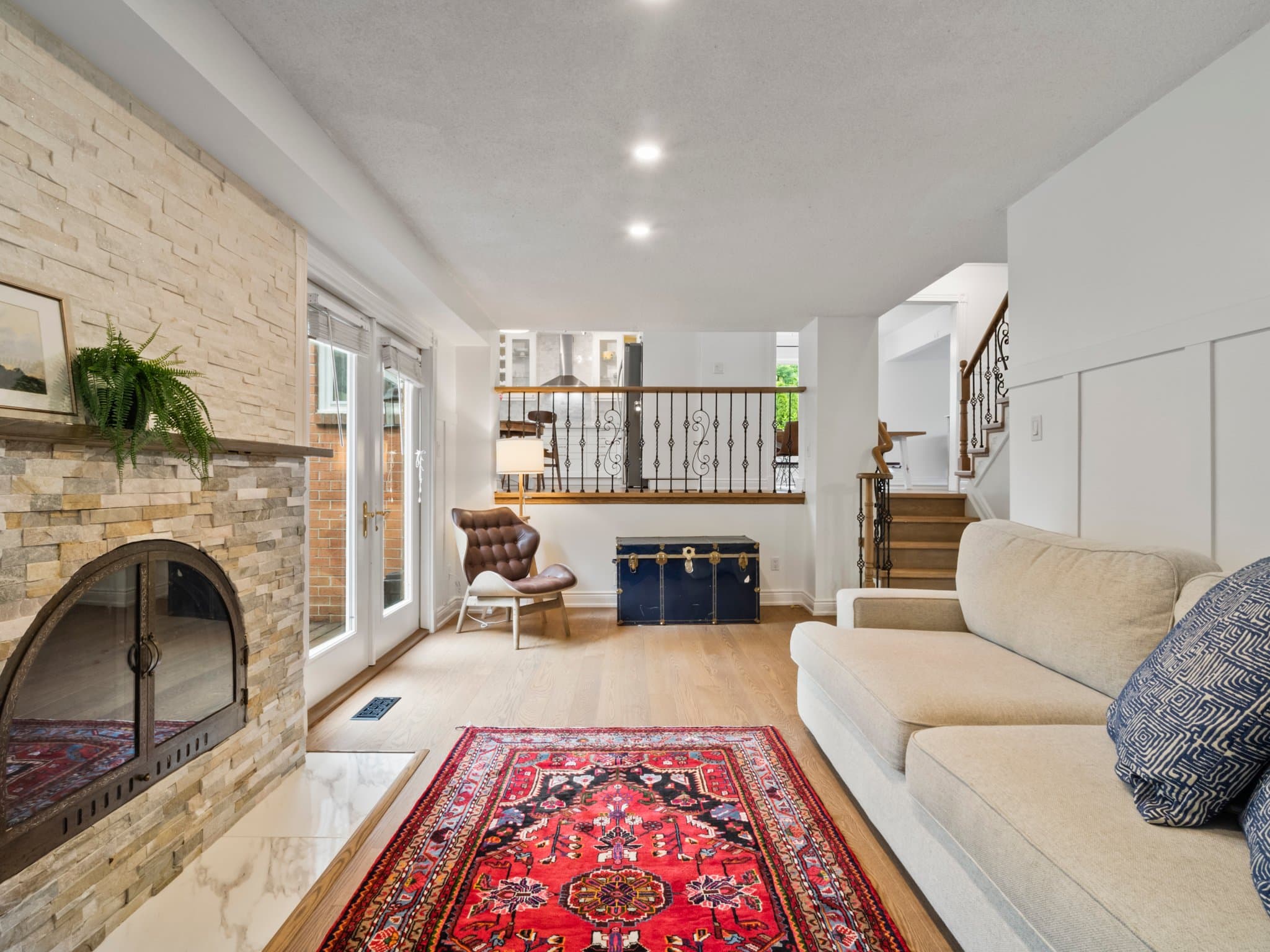 71 Peevers Crescent Newmarket, ON L3Y 7T2