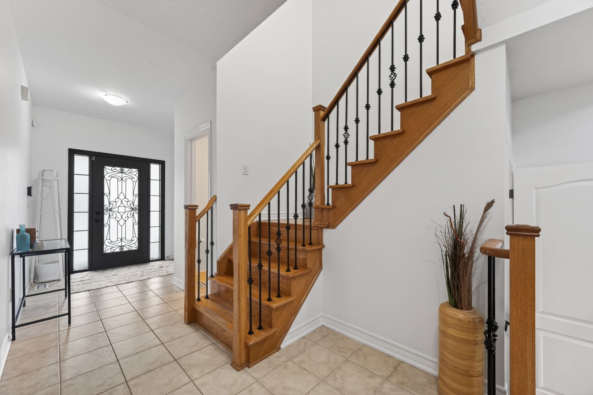 71 Puccini Dr 9 Richmond Hill, ON L4E 4X8