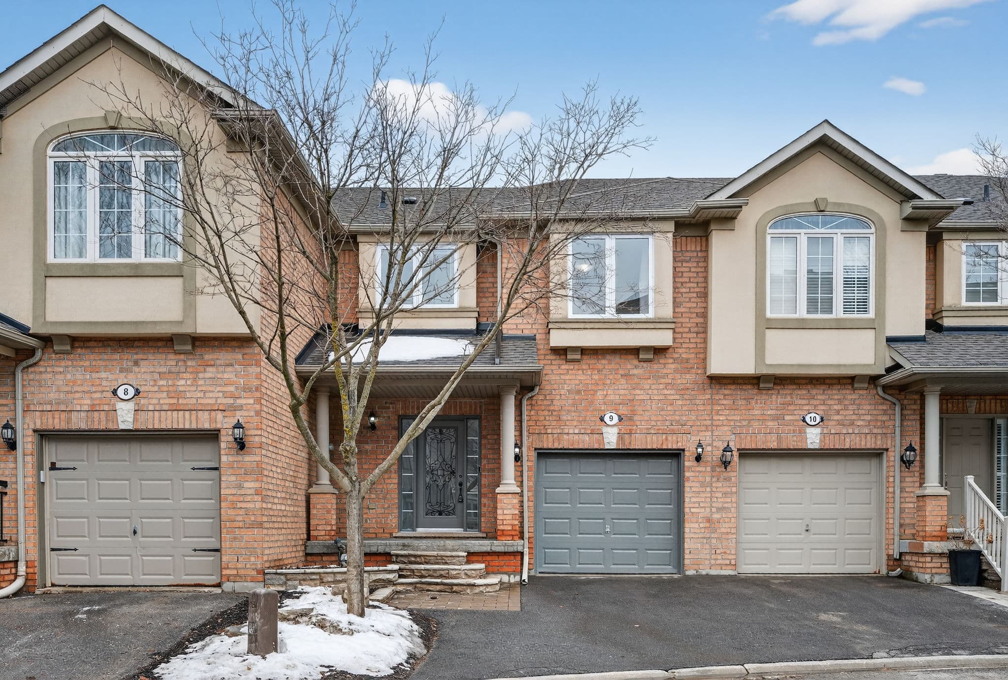 71 Puccini Dr 9 Richmond Hill, ON L4E 4X8