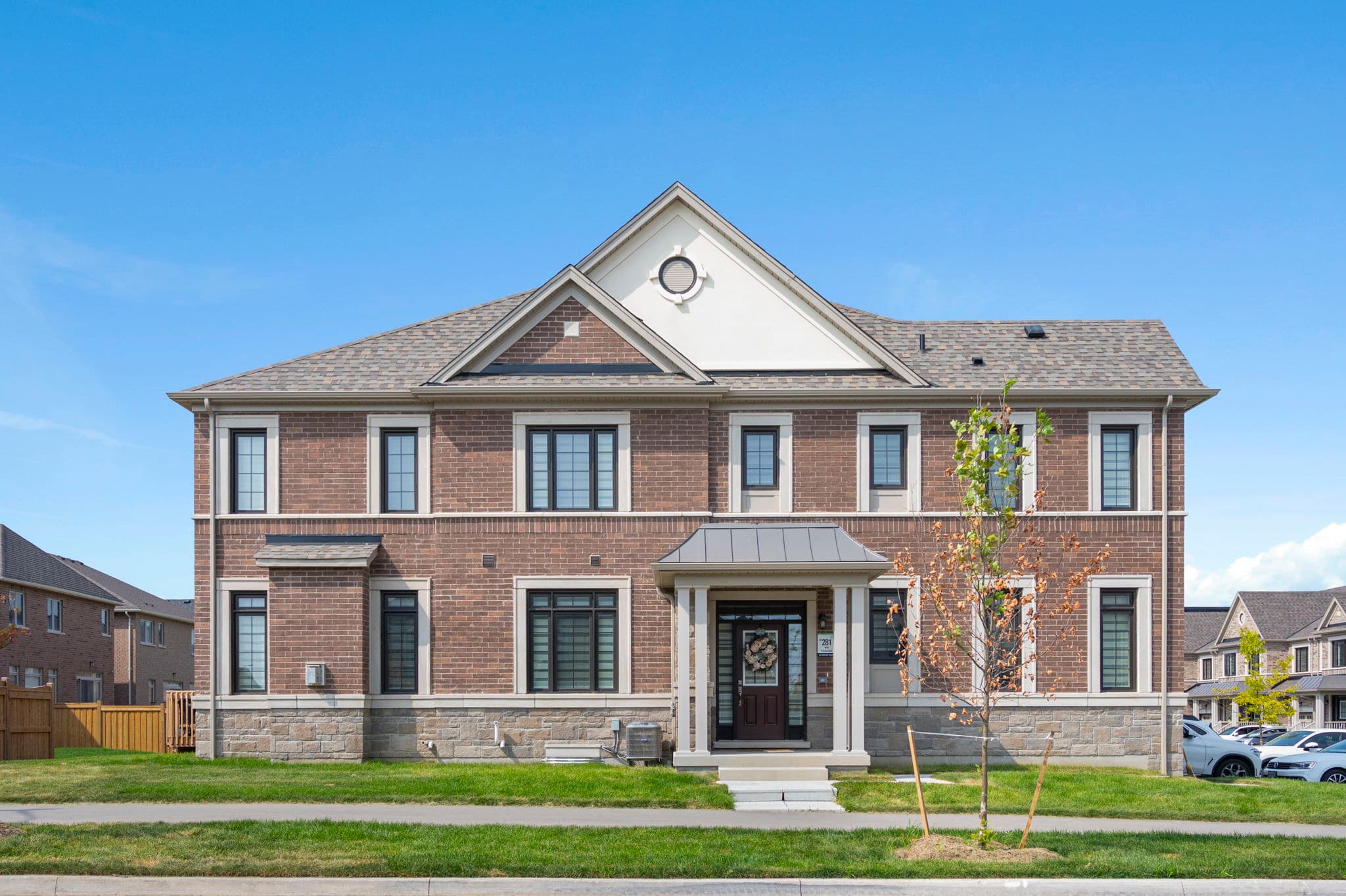 72 Velvet Dr Whitby, ON L1P