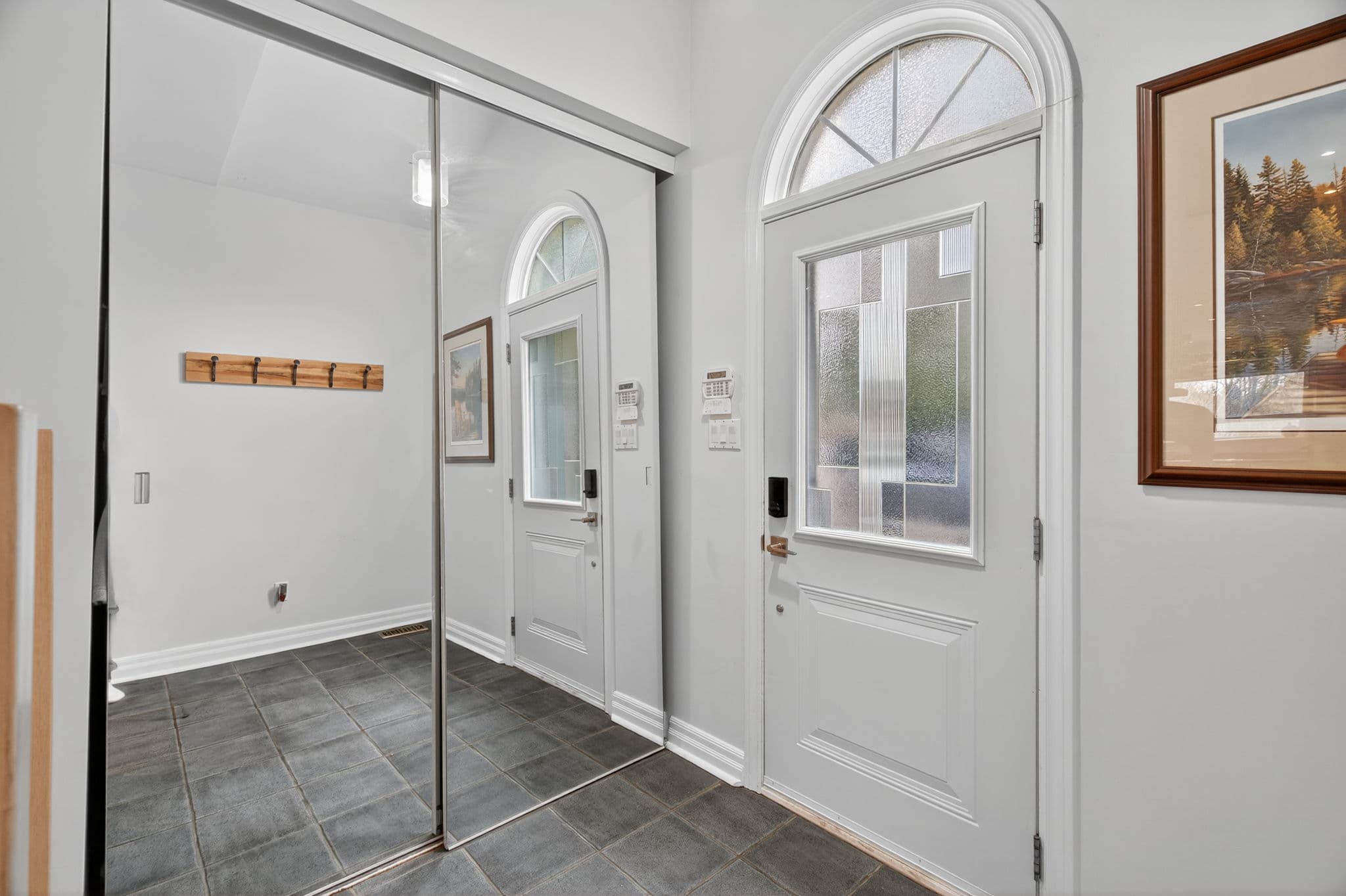 72 Walmer Rd Richmond Hill, ON L4C 3X1