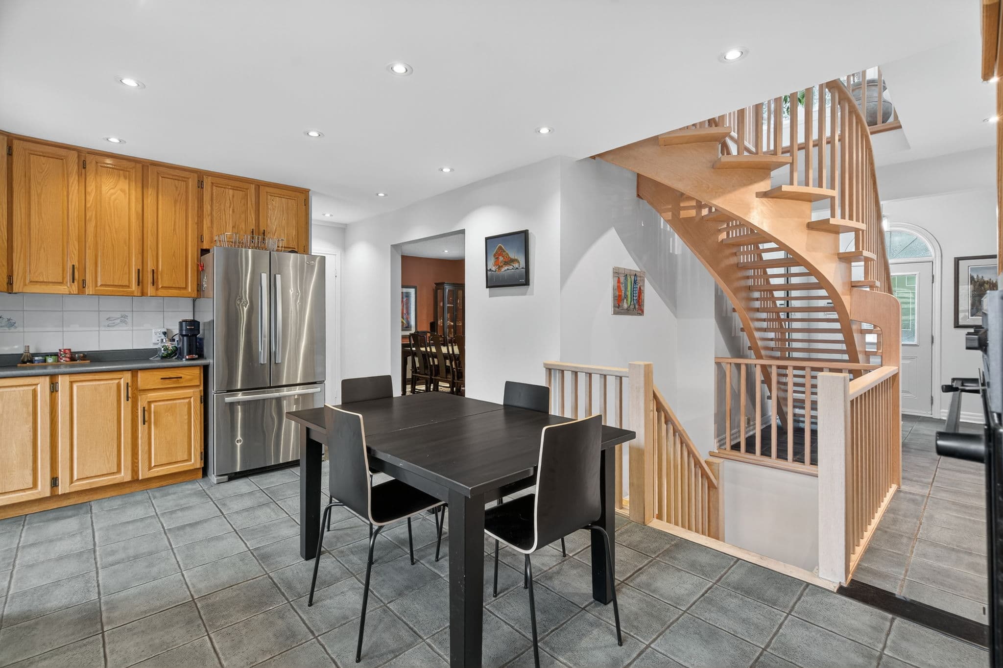72 Walmer Rd Richmond Hill, ON L4C 3X1