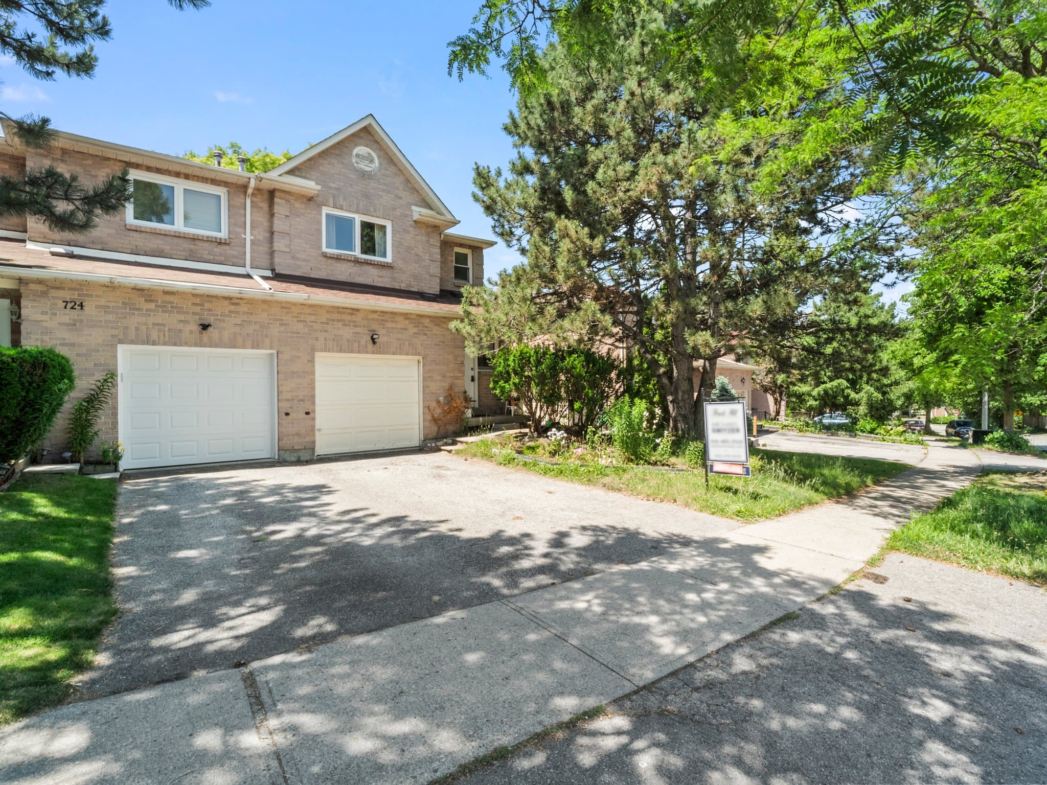 726 York Hill Blvd Vaughan, ON L4J 5G7