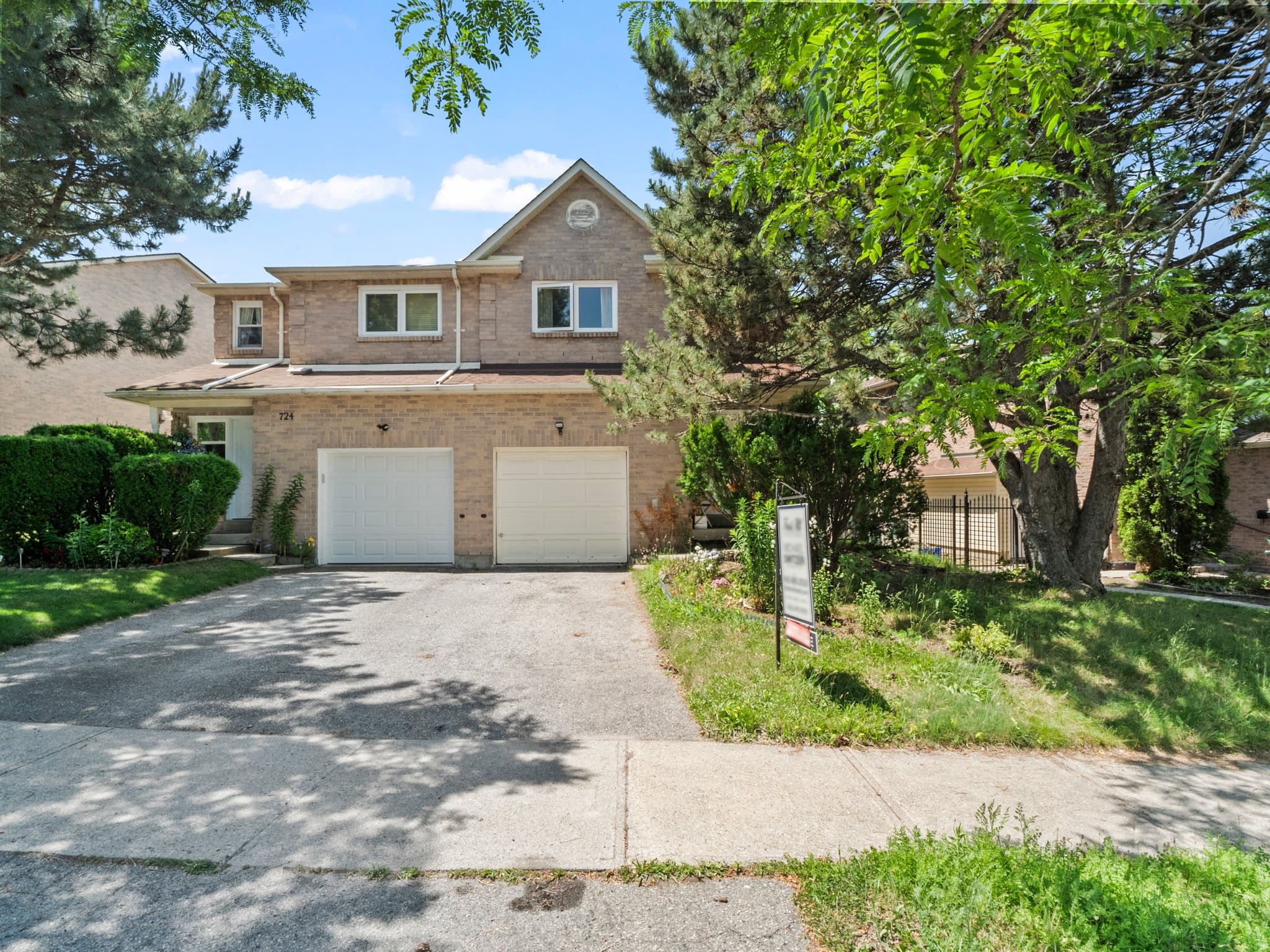 726 York Hill Blvd Vaughan, ON L4J 5G7