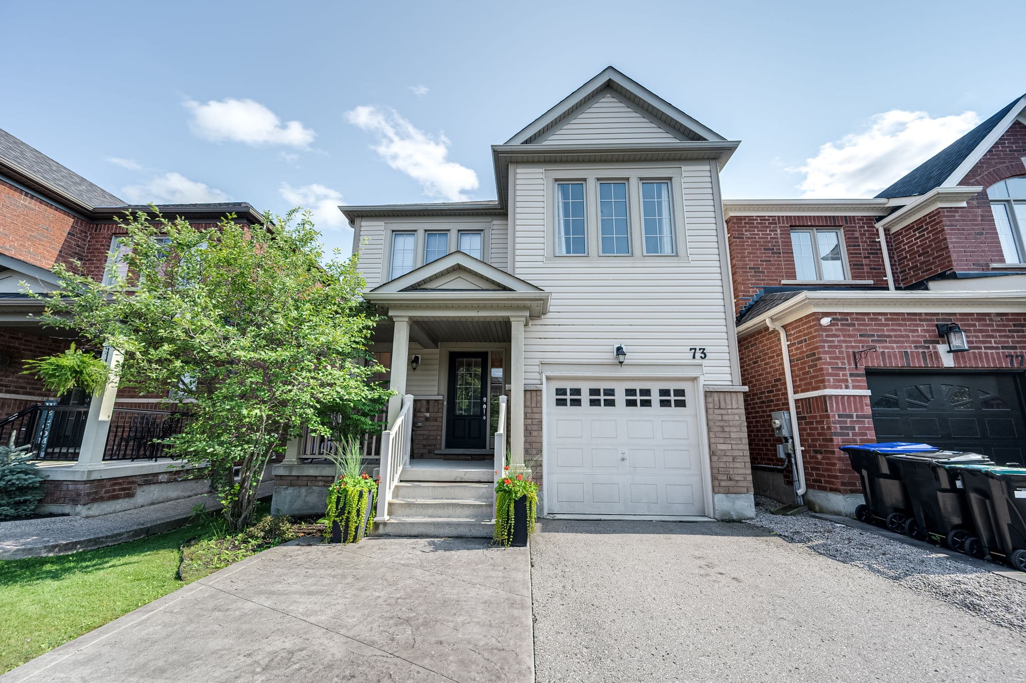73 Liberty Cres Bradford West Gwillimbury, ON L3Z 0P5