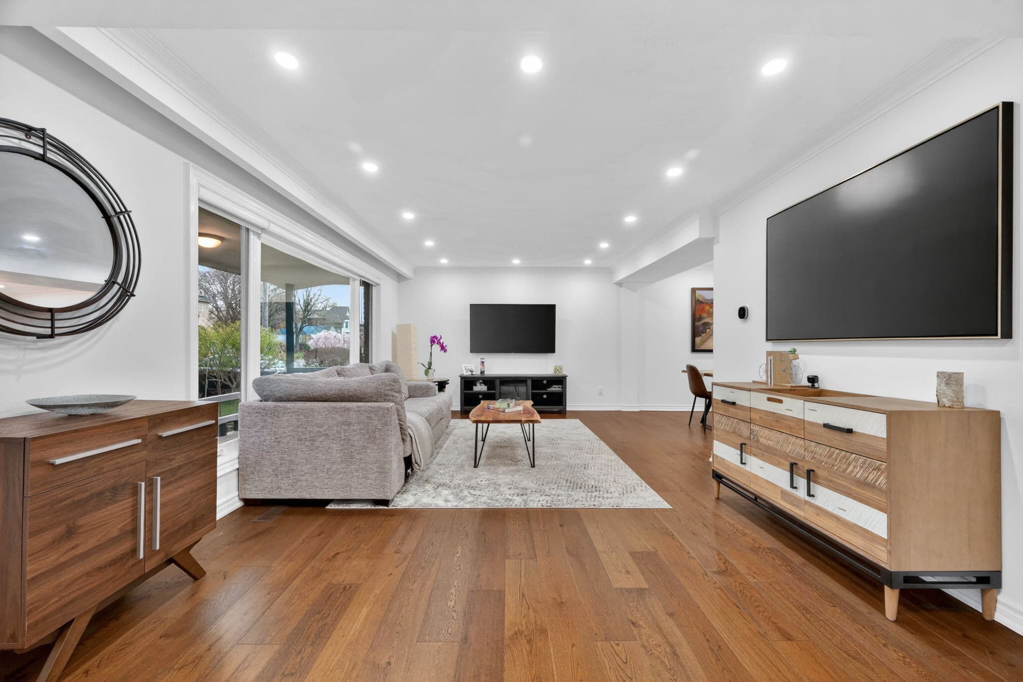 73 Patricia Ave Toronto, ON M2M 1J1