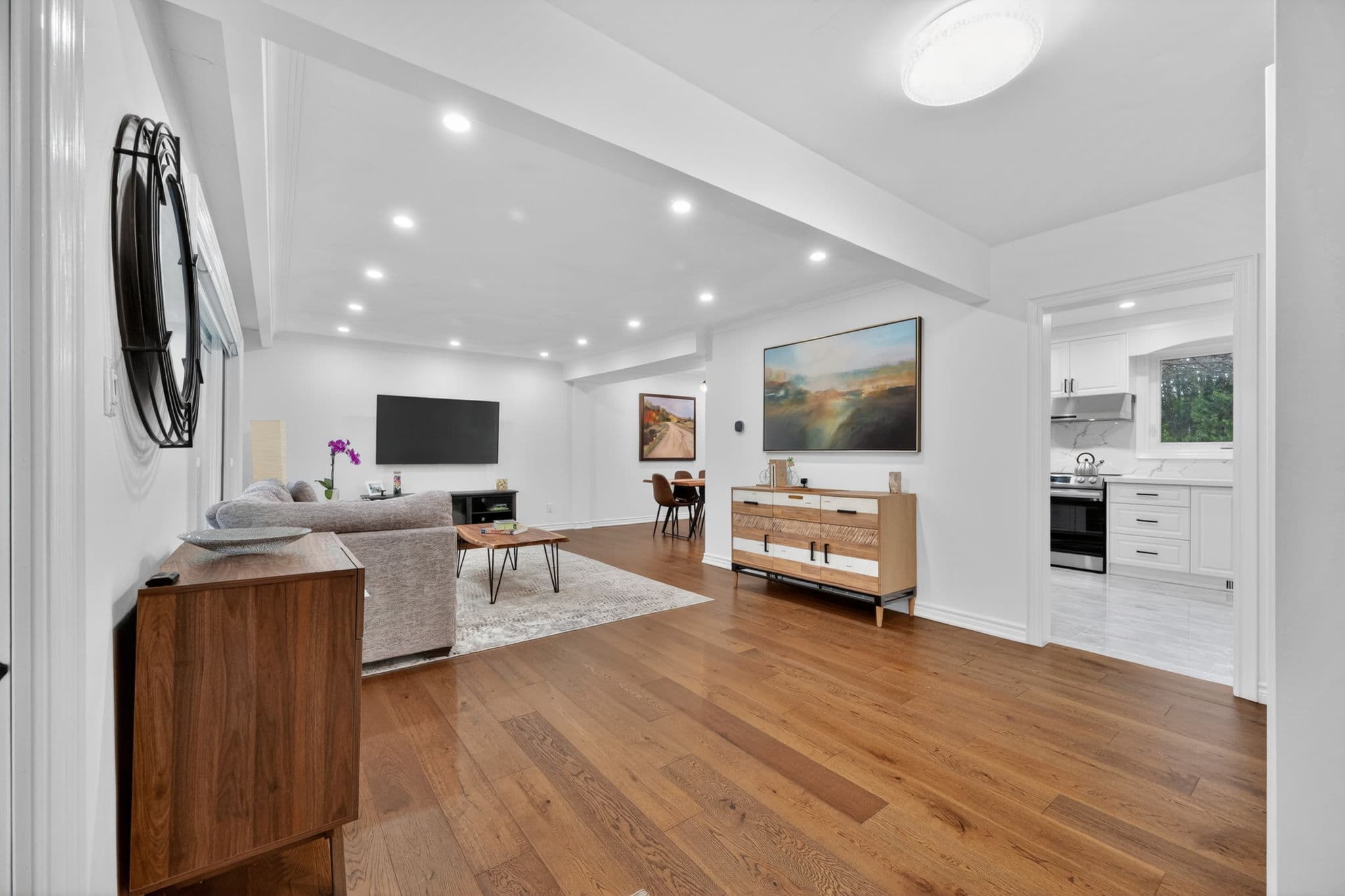 73 Patricia Ave Toronto, ON M2M 1J1