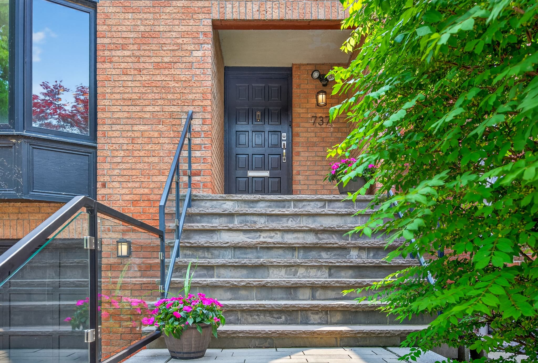 737 Merton St Toronto, ON M4S 1B4