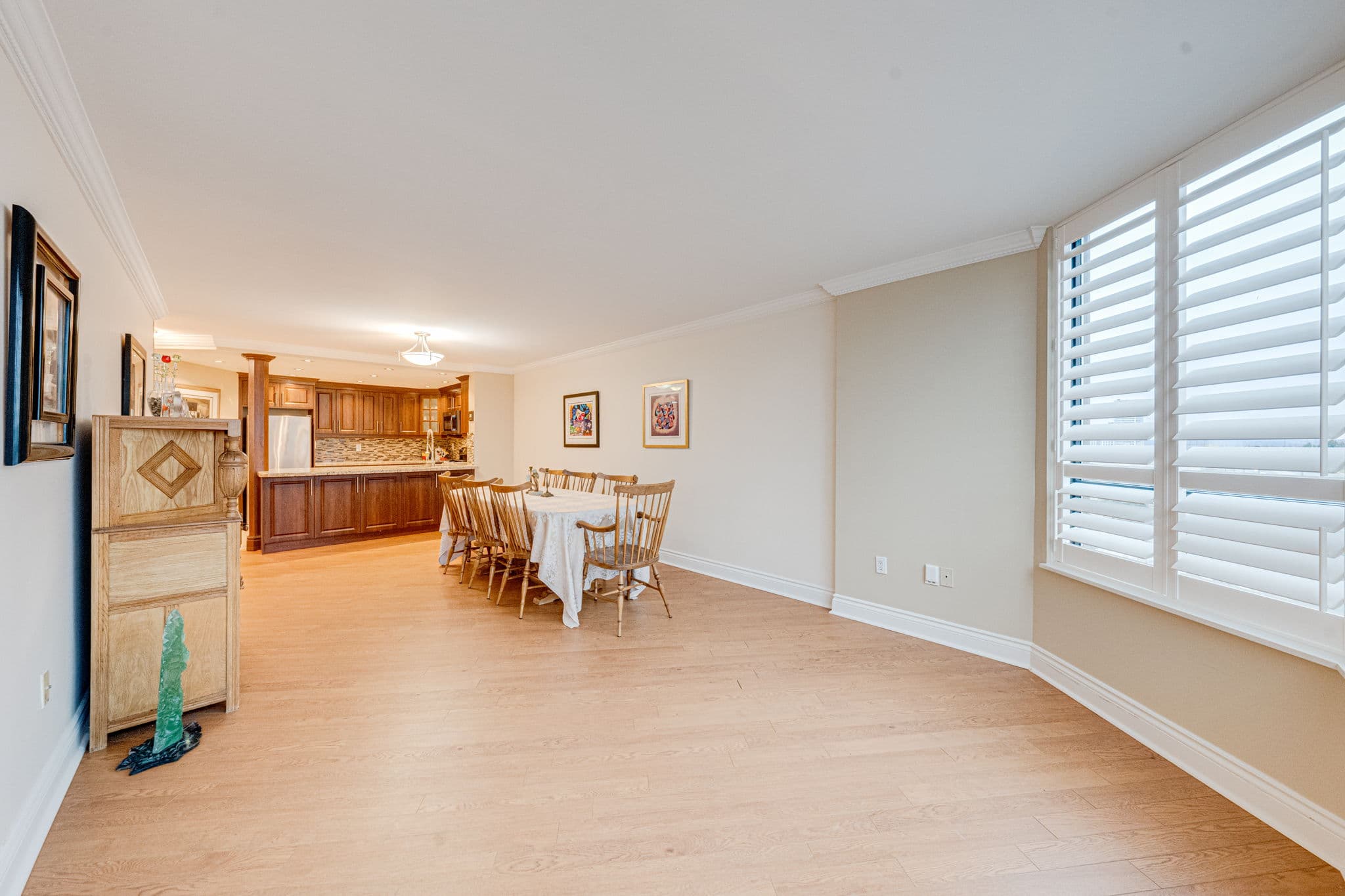 7460 Bathurst St Unit 806 Vaughan, ON L4J 7K9