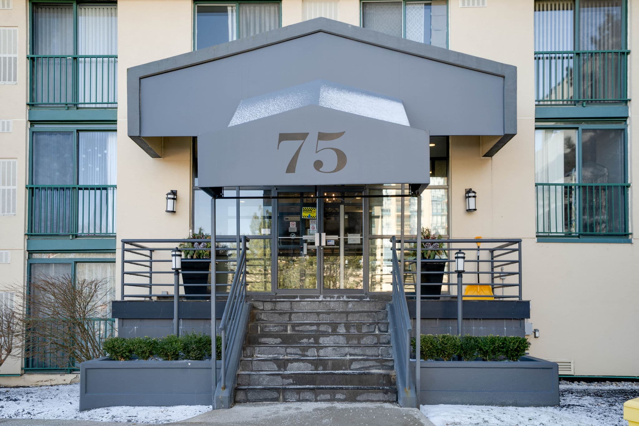 75 Ellen St Unit 410 Barrie, ON L4N 7R6