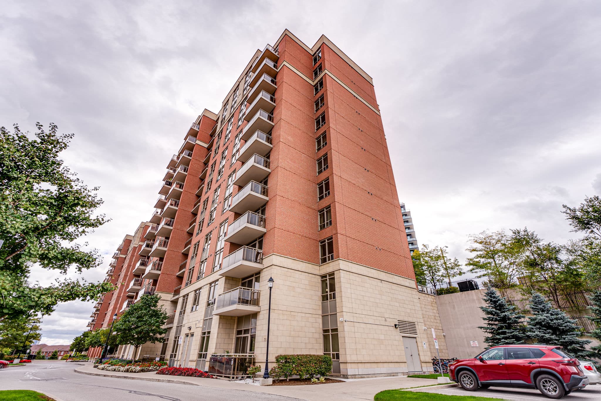 75 King William Crescent Unit 507 Richmond Hill, ON L4B 0C1