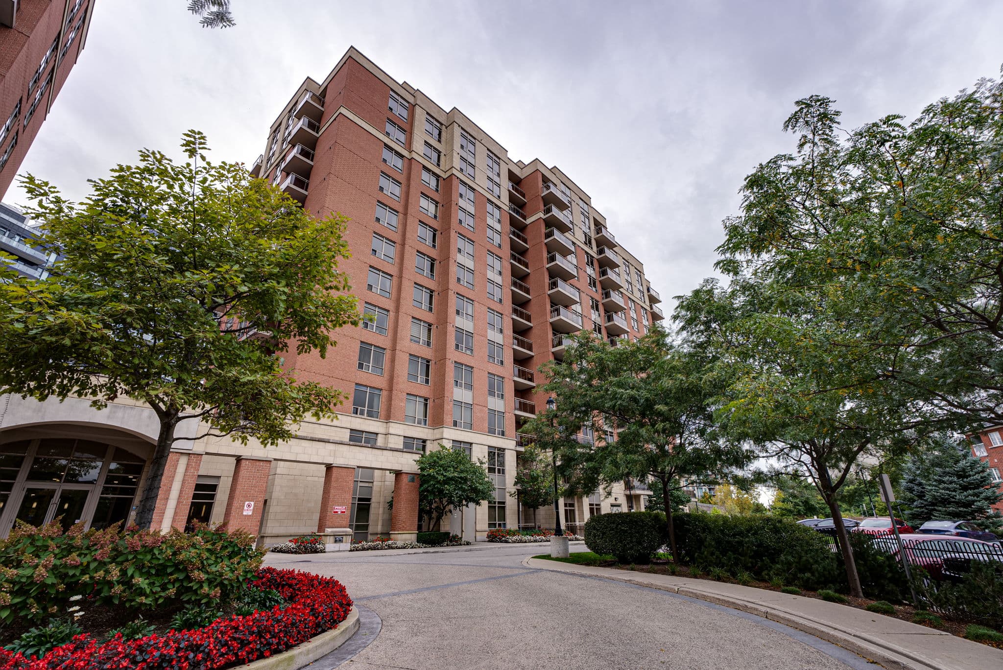 75 King William Crescent Unit 507 Richmond Hill, ON L4B 0C1
