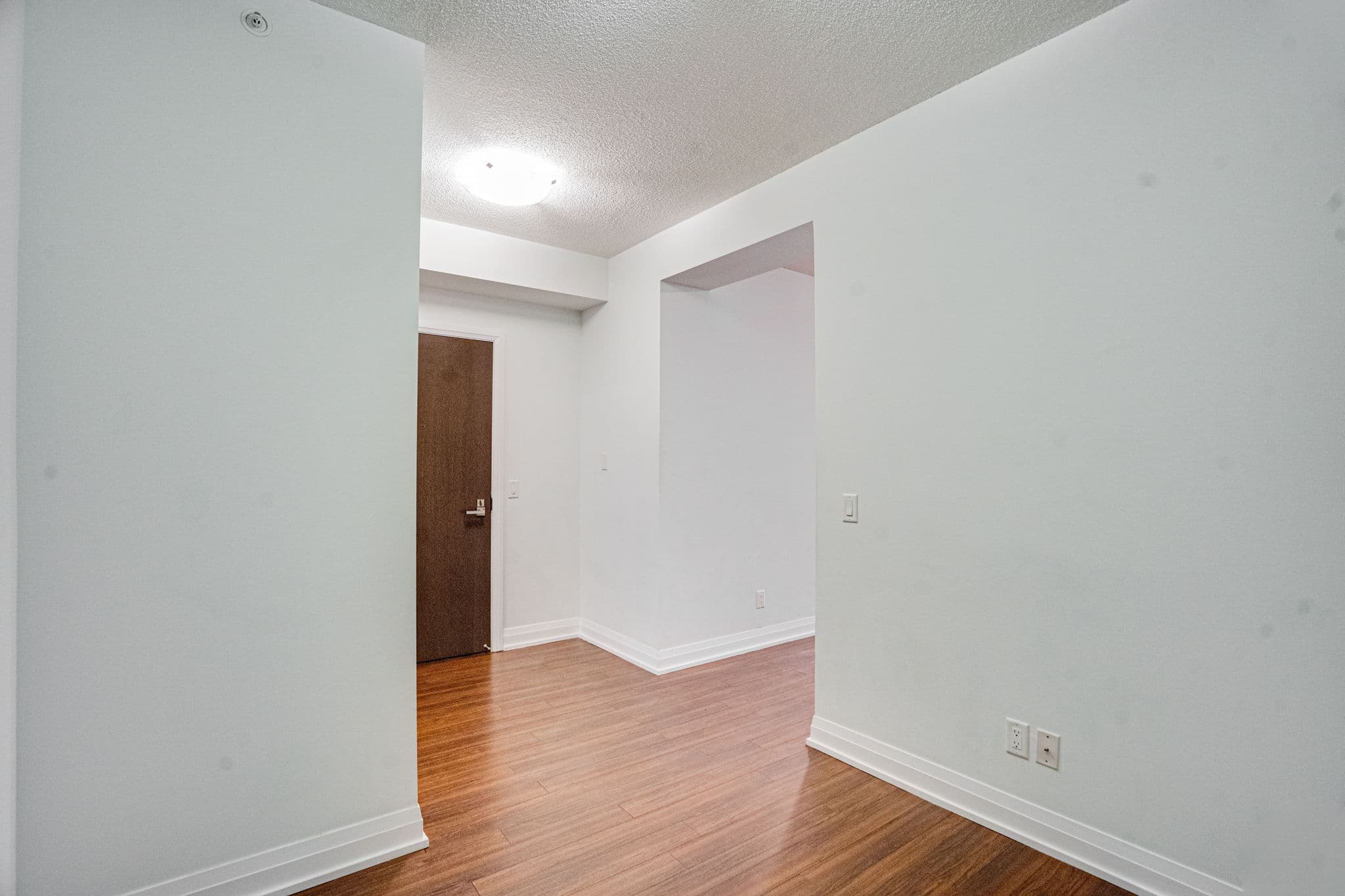 75 N Park Rd 306 Vaughan, ON L4J 0G6