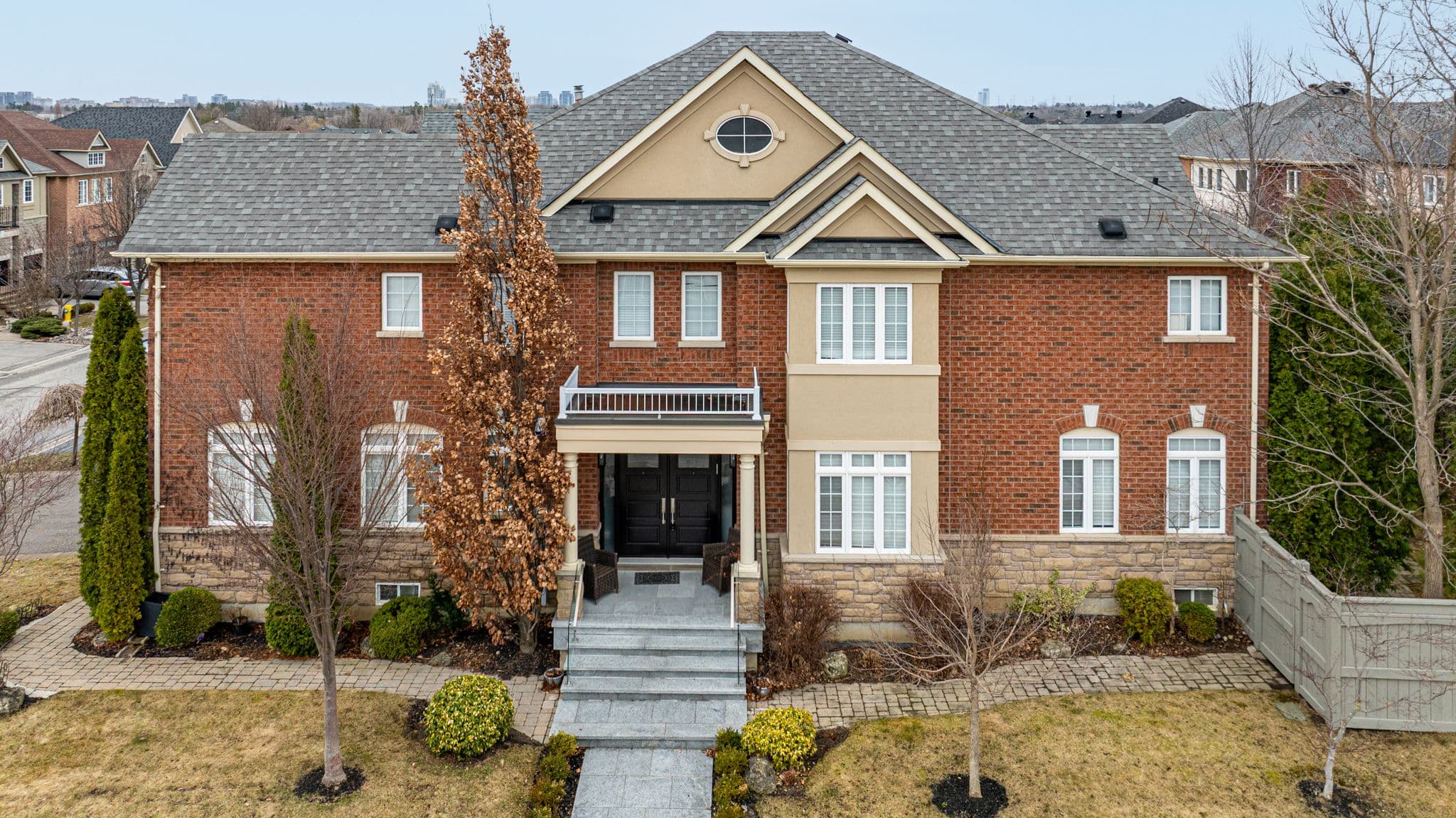 75 Strauss Rd Vaughan, ON L4J 8Z6
