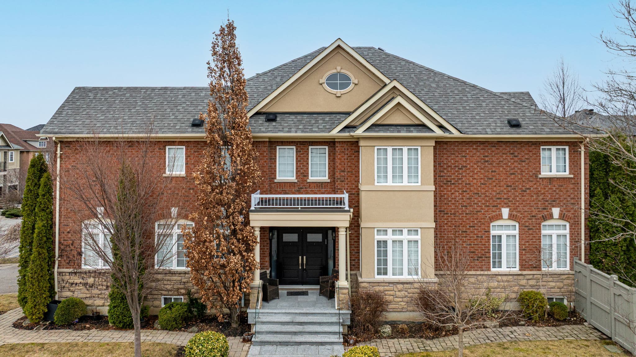 75 Strauss Rd Vaughan, ON L4J 8Z6