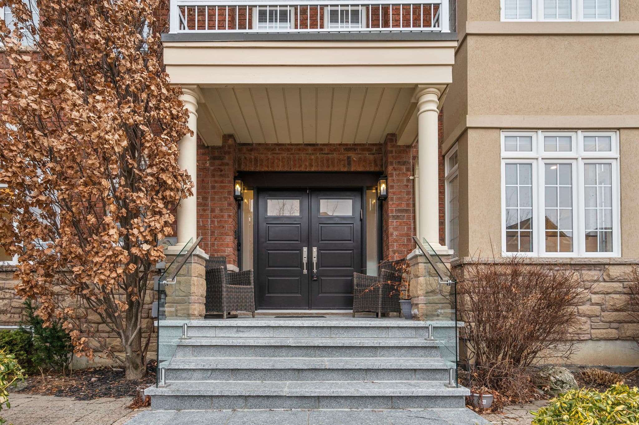 75 Strauss Rd Vaughan, ON L4J 8Z6