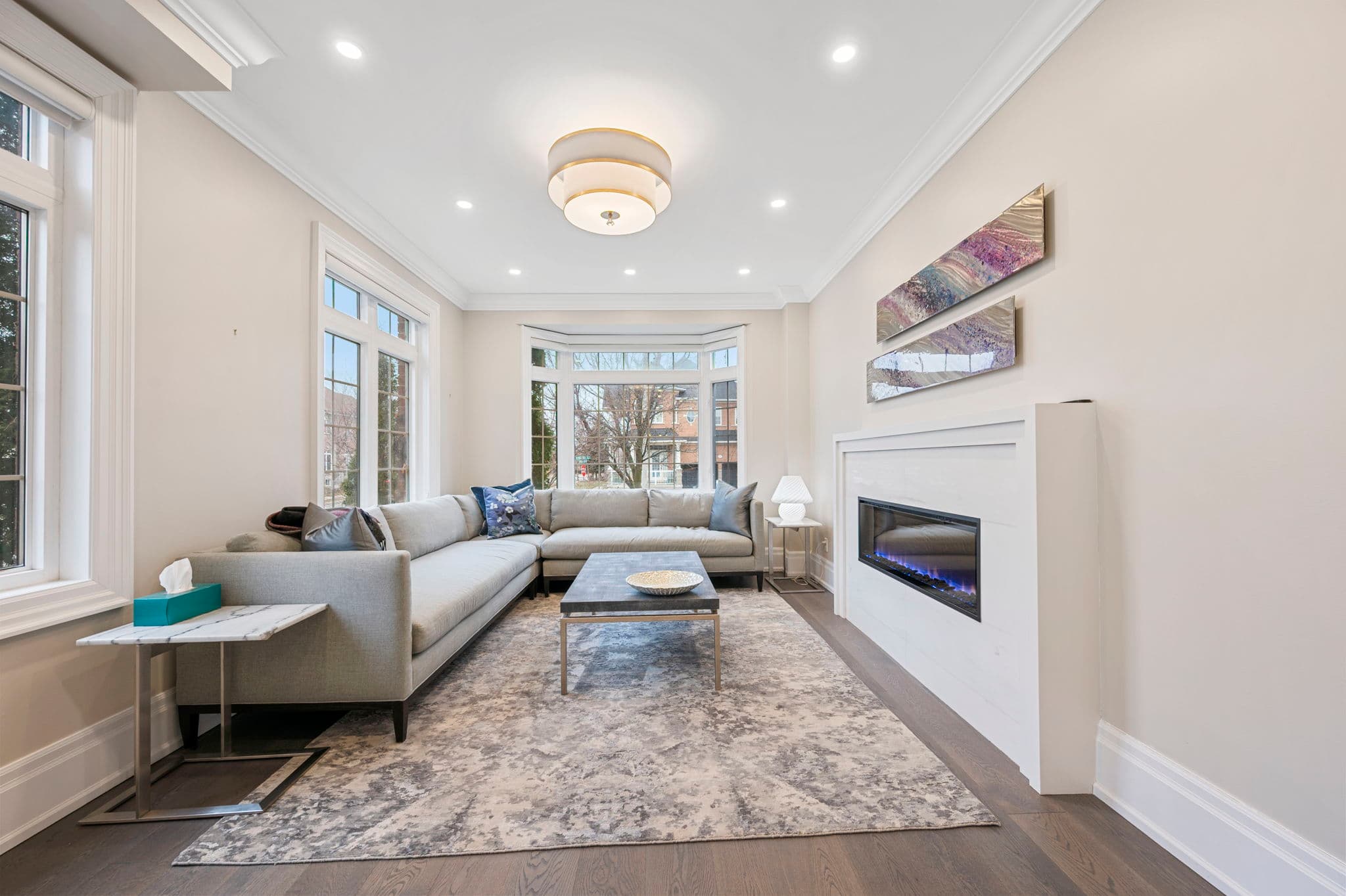 75 Strauss Rd Vaughan, ON L4J 8Z6