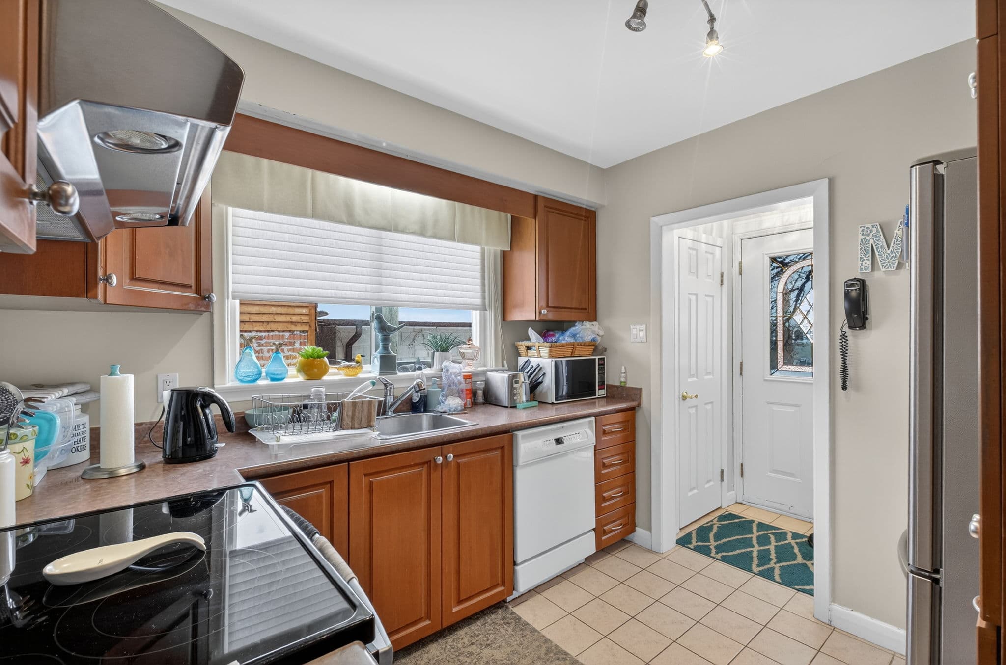 76 Kanarick Crescent Toronto, ON M3L 1P4