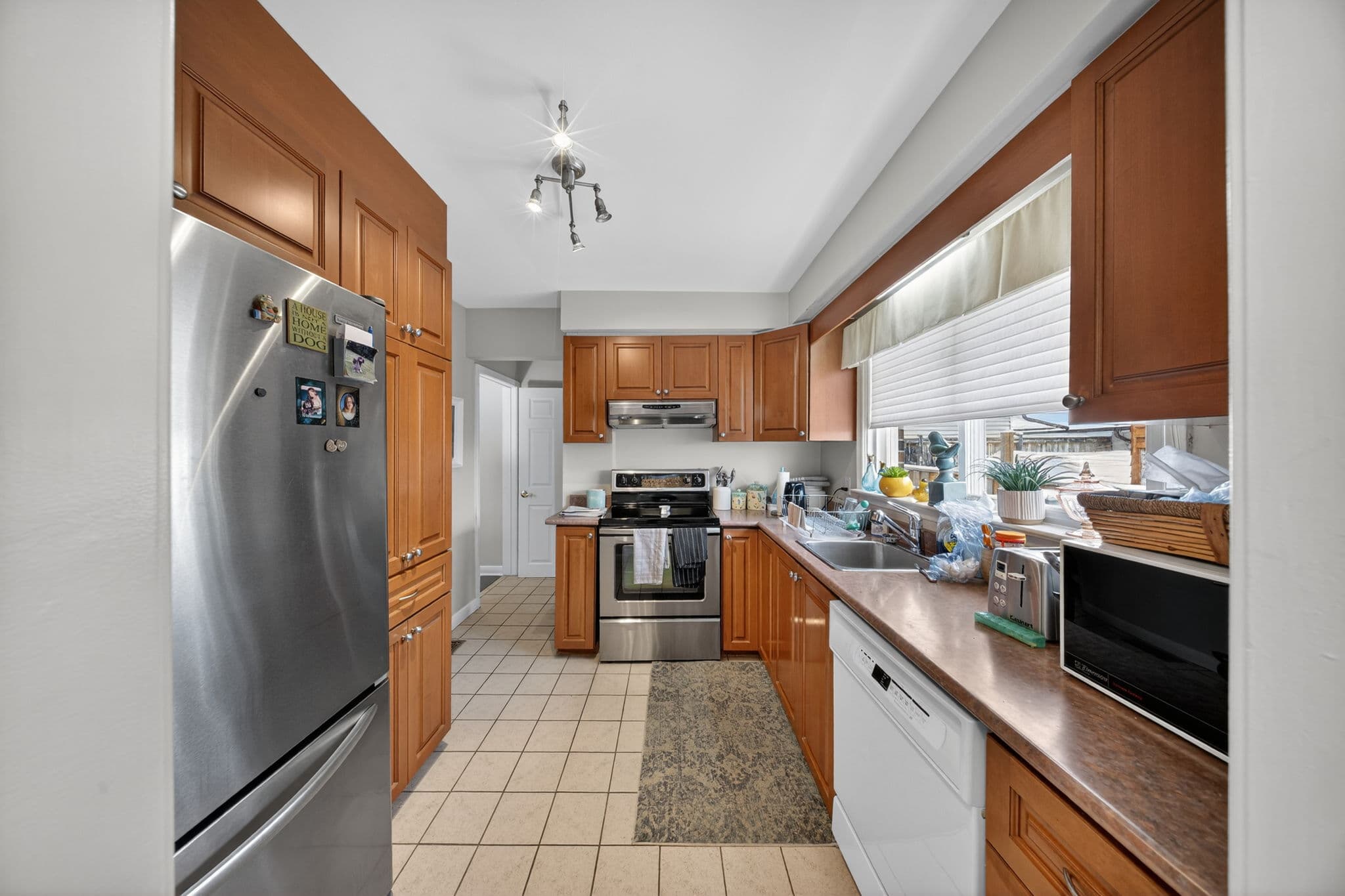 76 Kanarick Crescent Toronto, ON M3L 1P4