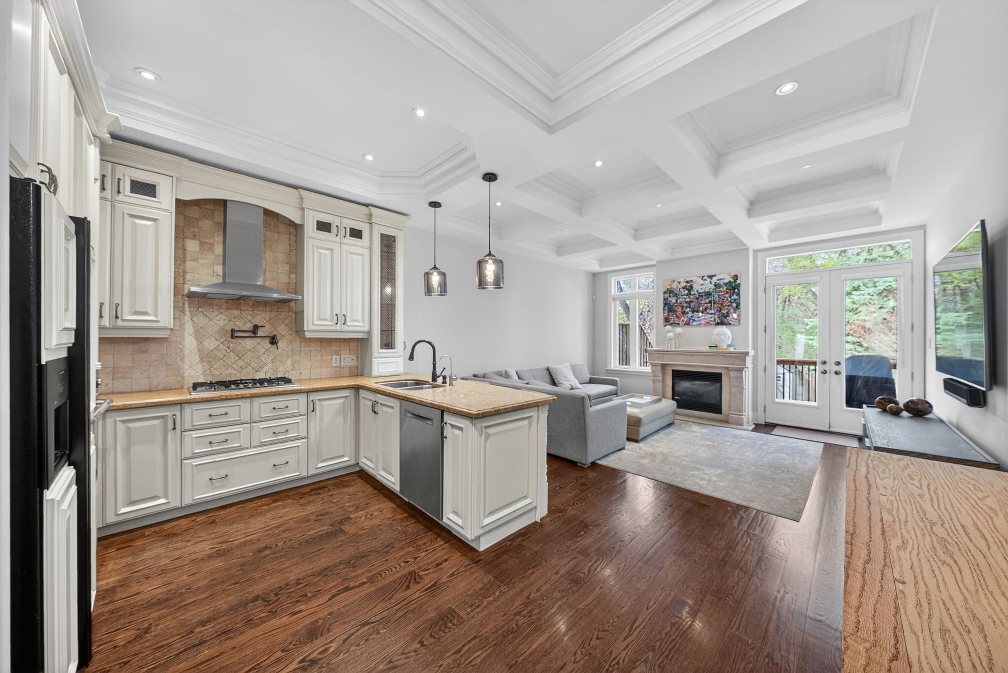 760 B Avenue Rd Toronto, ON M5P 2K3