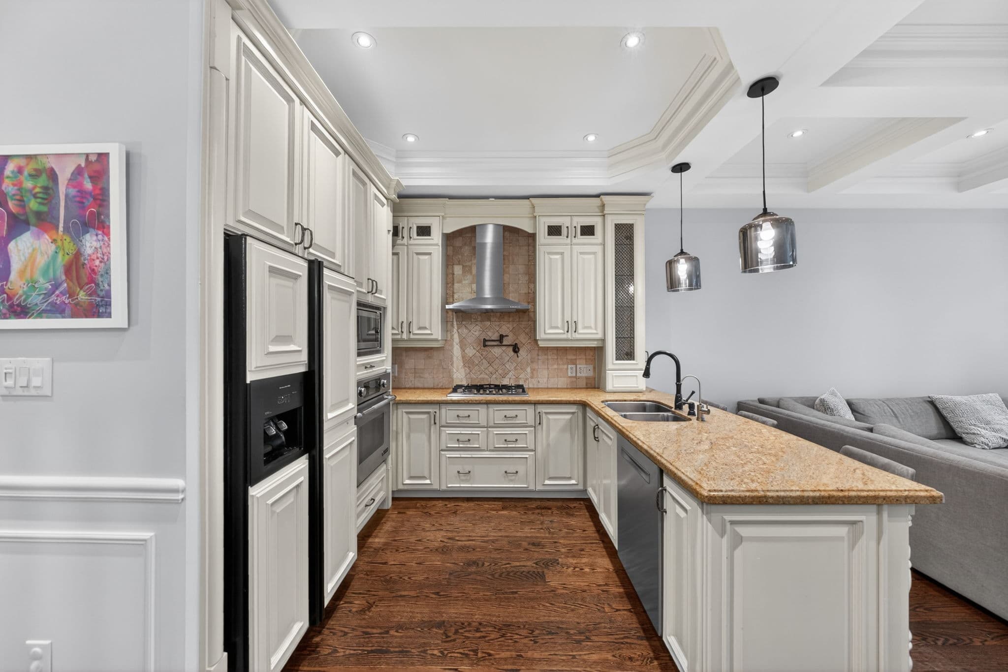 760 B Avenue Rd Toronto, ON M5P 2K3