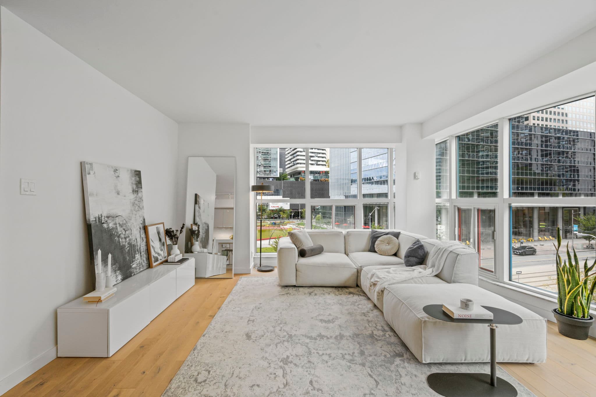 77 Harbour Square Unit 502 Toronto, ON M5J 2S2